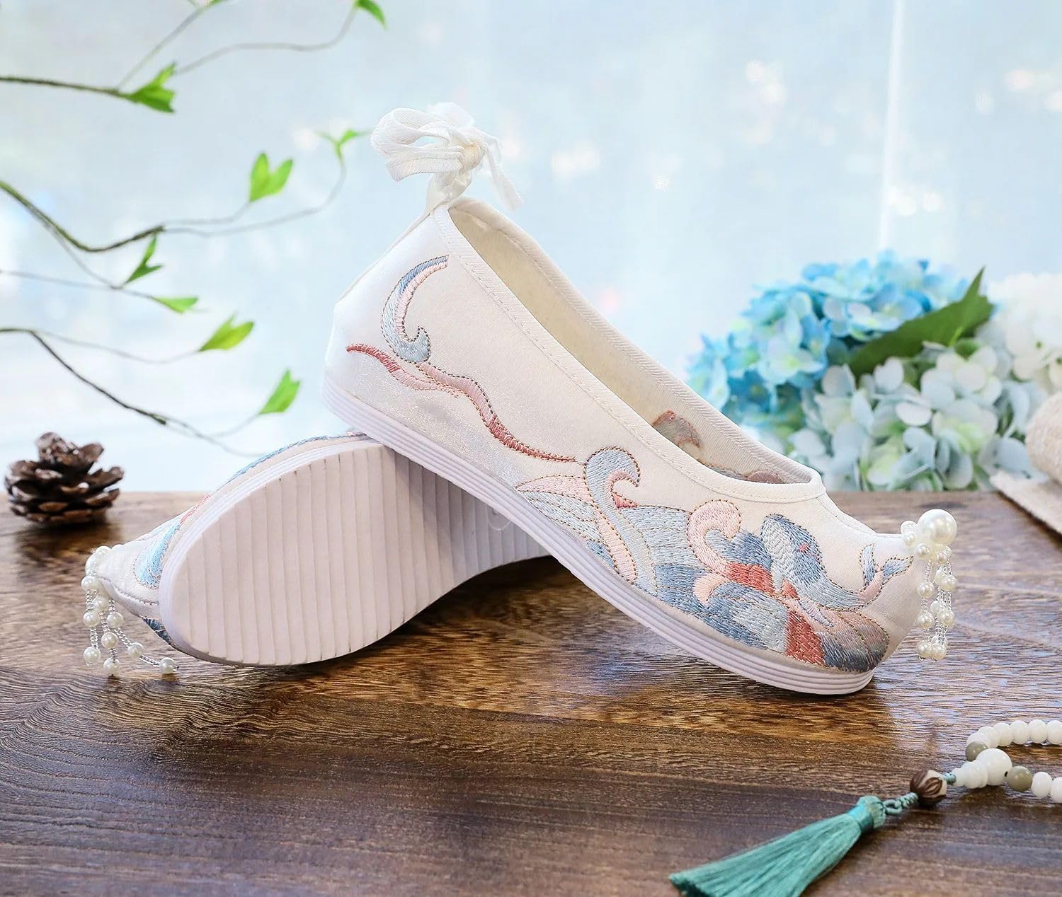 Women's Embroidered Wedge Shoe Inner Height-Increasing Warped Head Ancient Costume Flats Chinese Pumps