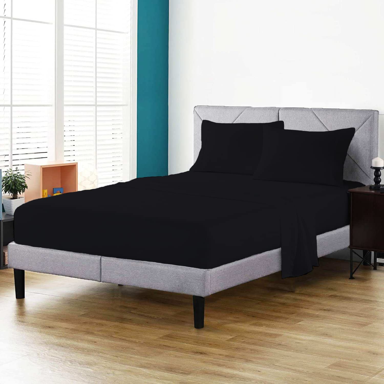 100% Egyptian Cotton Fitted Sheet 200 Thread Count Hotel Quality Soft & Crisp Cotton Caravan Campervan Bed Fitted Sheet (Black, Single)