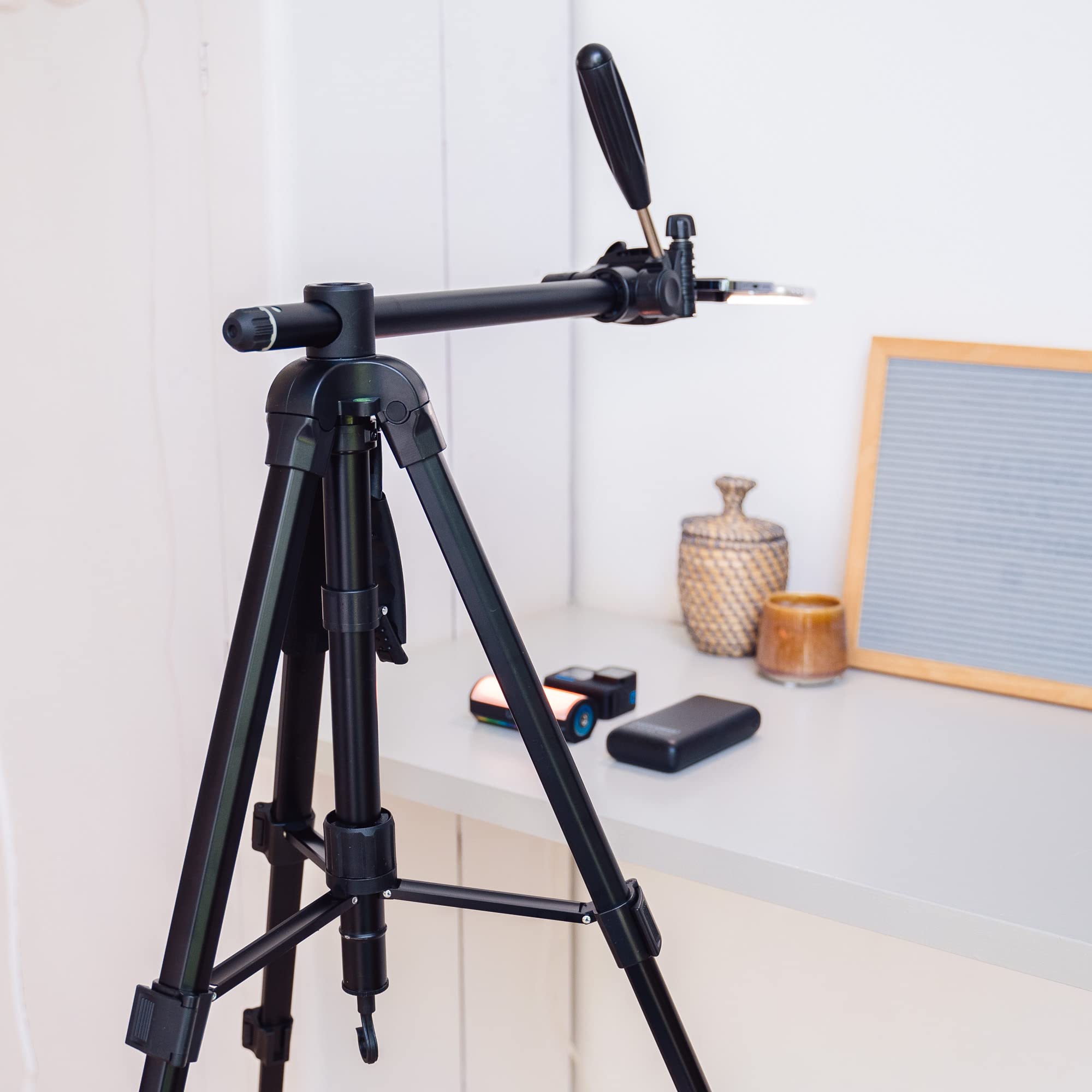 MOJOGEAR Trípode 3 en 1 de 167 cm: Trípode, Monopié y Brazo Horizontal para Tomas Superiores - con Soporte para Teléfono y Bolsa de Transporte - Tripod para Teléfono - Tripod para Cámara