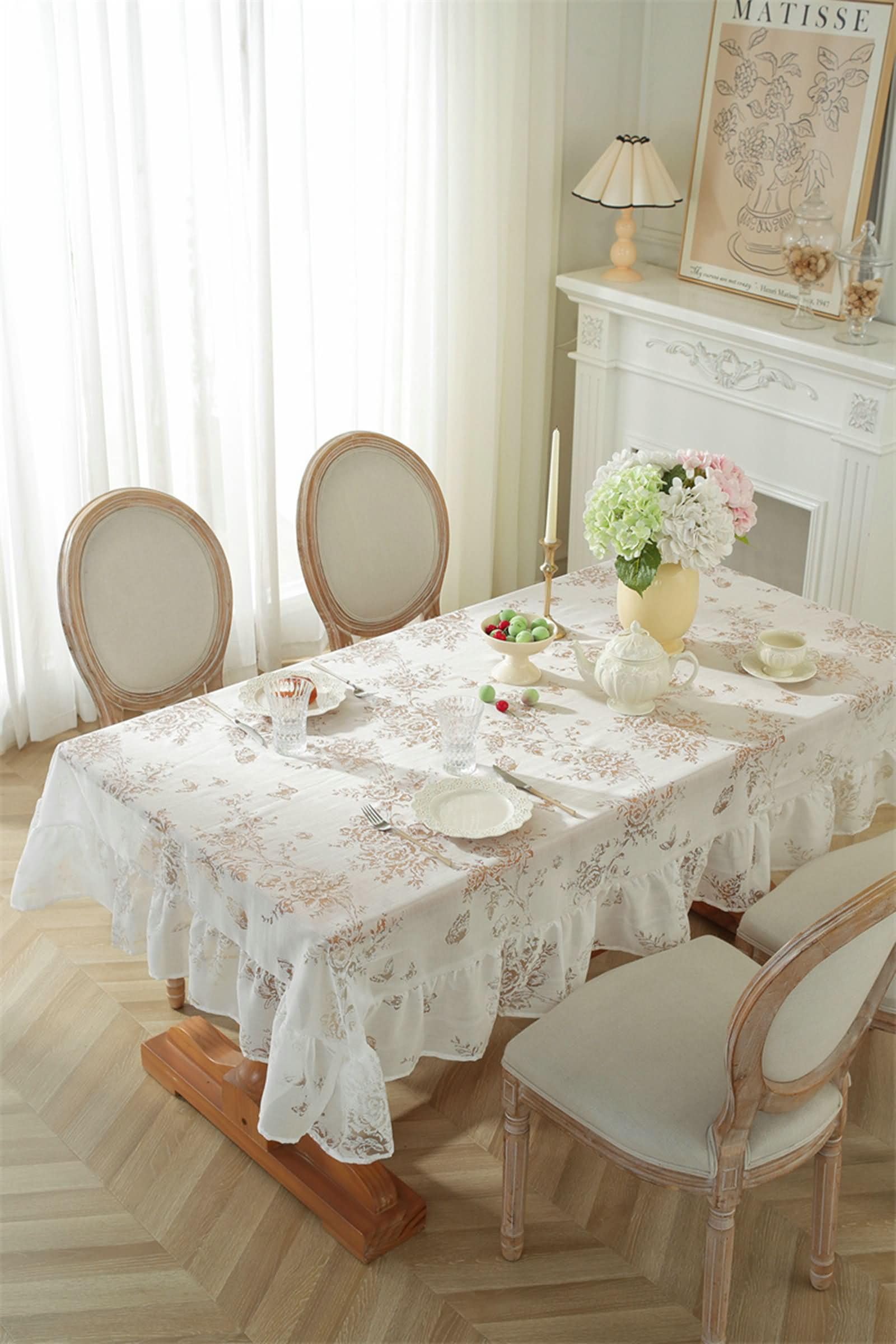 Daesar Manteles Mesa Comedor Cuadrado,220 W x 220 L CM(86 W x 86 L Inch),Mantel de Poliester Antimanchas Patrón de Flores con Volantes Mantel Exterior Blanco