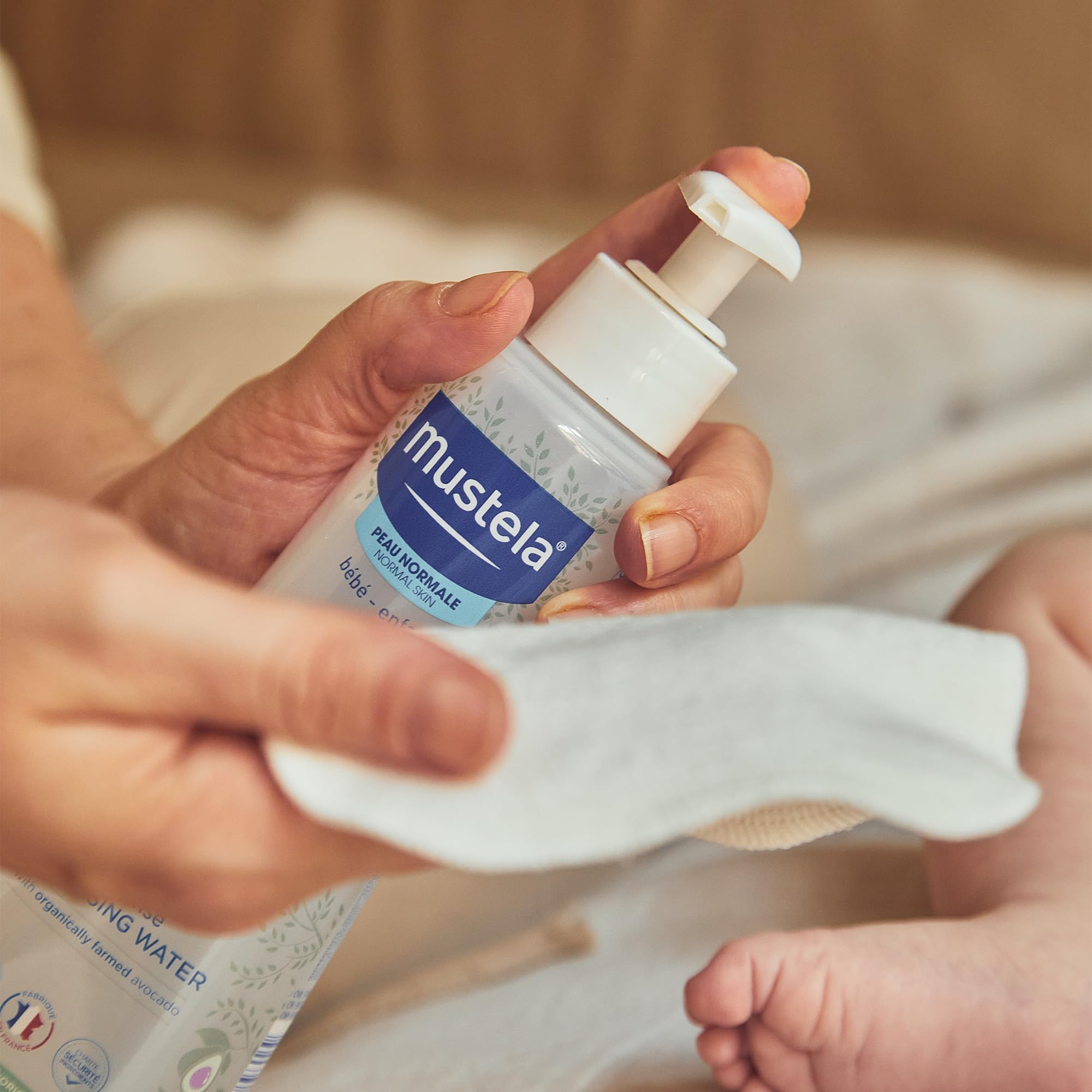 Mustela Woda czyszcząca z awokado bez spłukiwania, 500 ml
