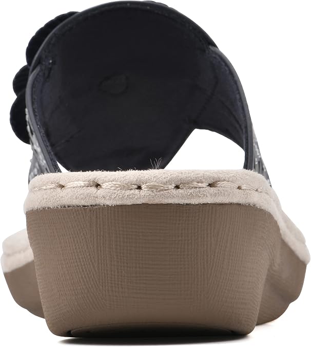 CLIFFS BY WHITE MOUNTAIN Women's Cynthia Wedge Sandal