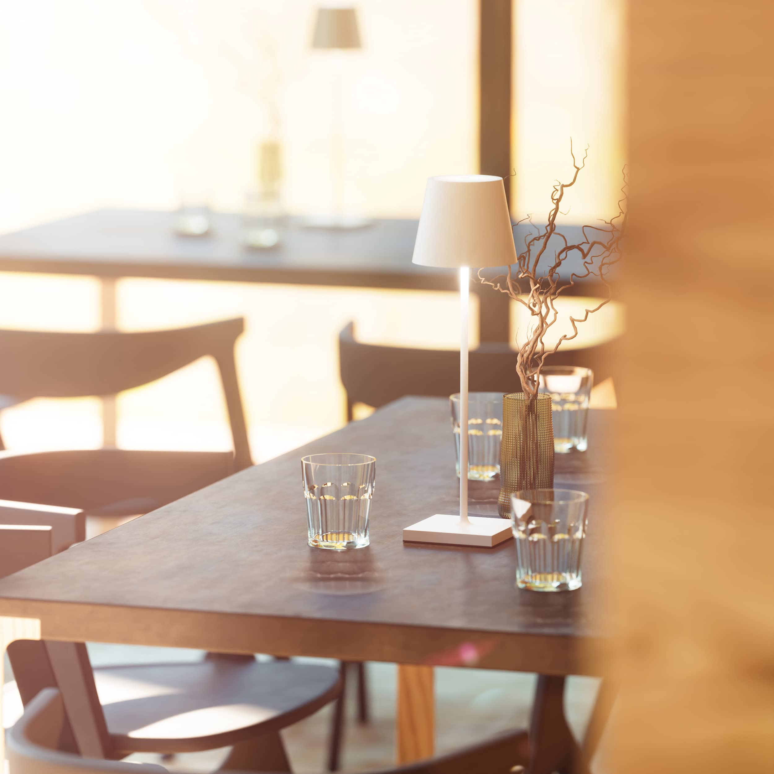 SIGOR Nuindie LED-Akku-Tischleuchte für Garten und Terrasse (weiss)