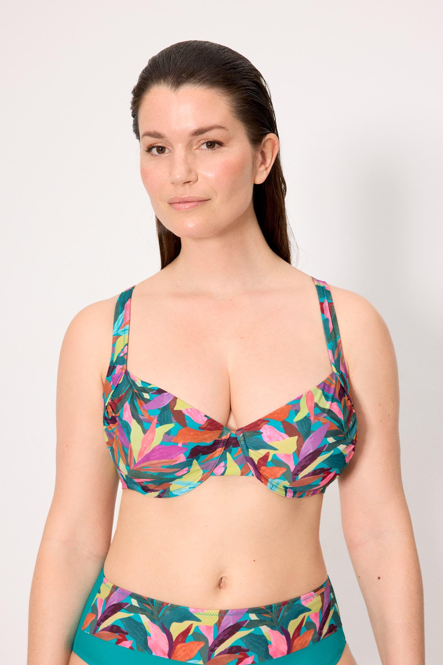 YSABEL MORA. Top Bikini Reductor Estampado Hojas. Top Aro Reductor Sin Relleno con Tirantes Anchos para Mayor Confort .Colección Turquoise.