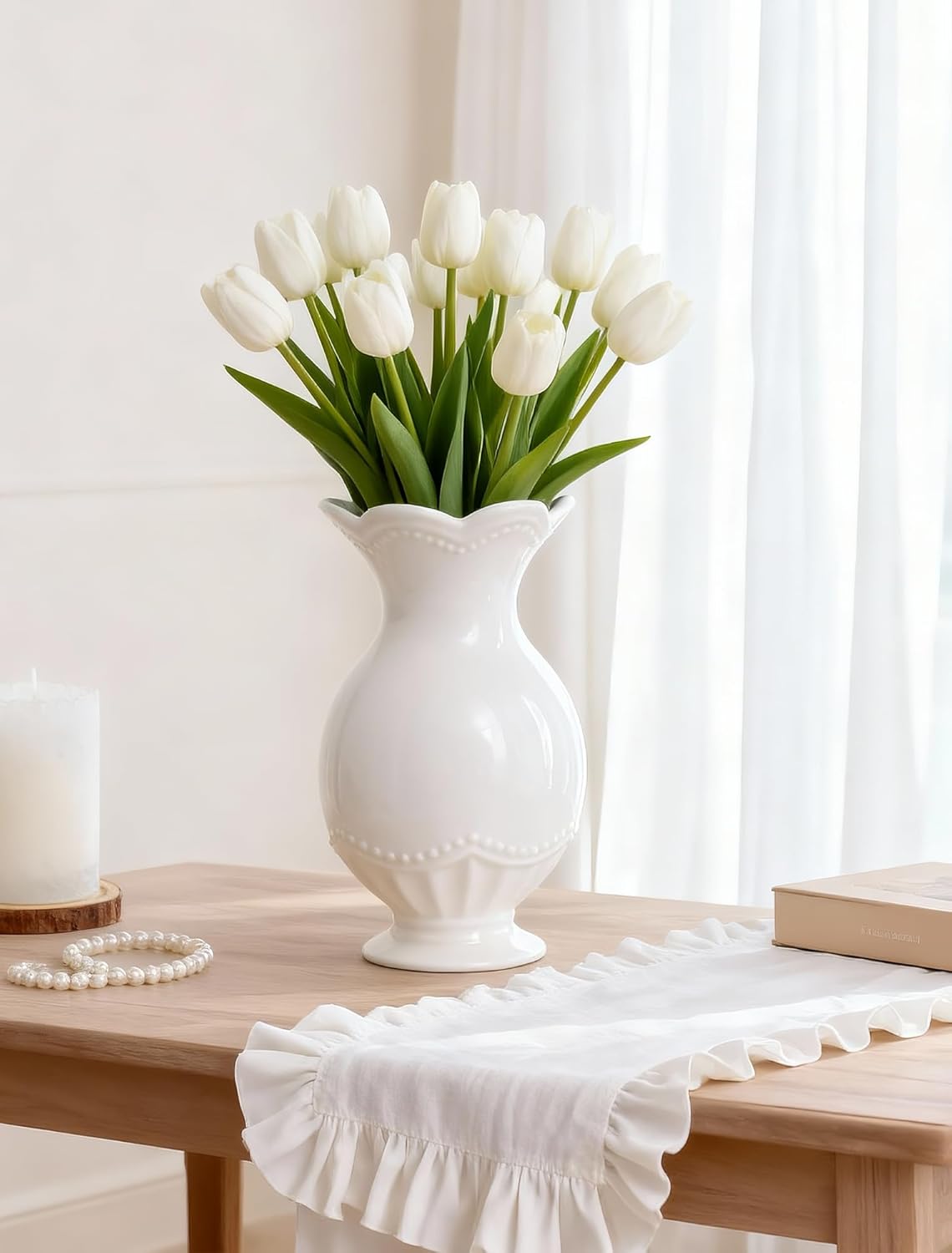Cute White Ceramic Flower Vase, Cute White Vases for Flowers, Scalloped Girly Clean Girl Aesthetic Stockholm Style Cutecore Kawaii Room Bedroom Decor for Women Teen Girls