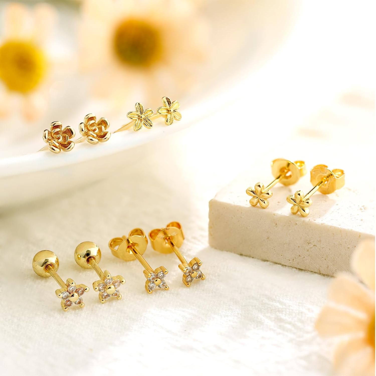 Quelay 6 Pair Tiny Flat Back Stud Earrings for Women Gold Plated Cartilage Tragus Helix Nose Piercing Flower Earrings Small Mini Alloy Piercing Stud for Labret Cartilage Tragus Helix Conch Nose