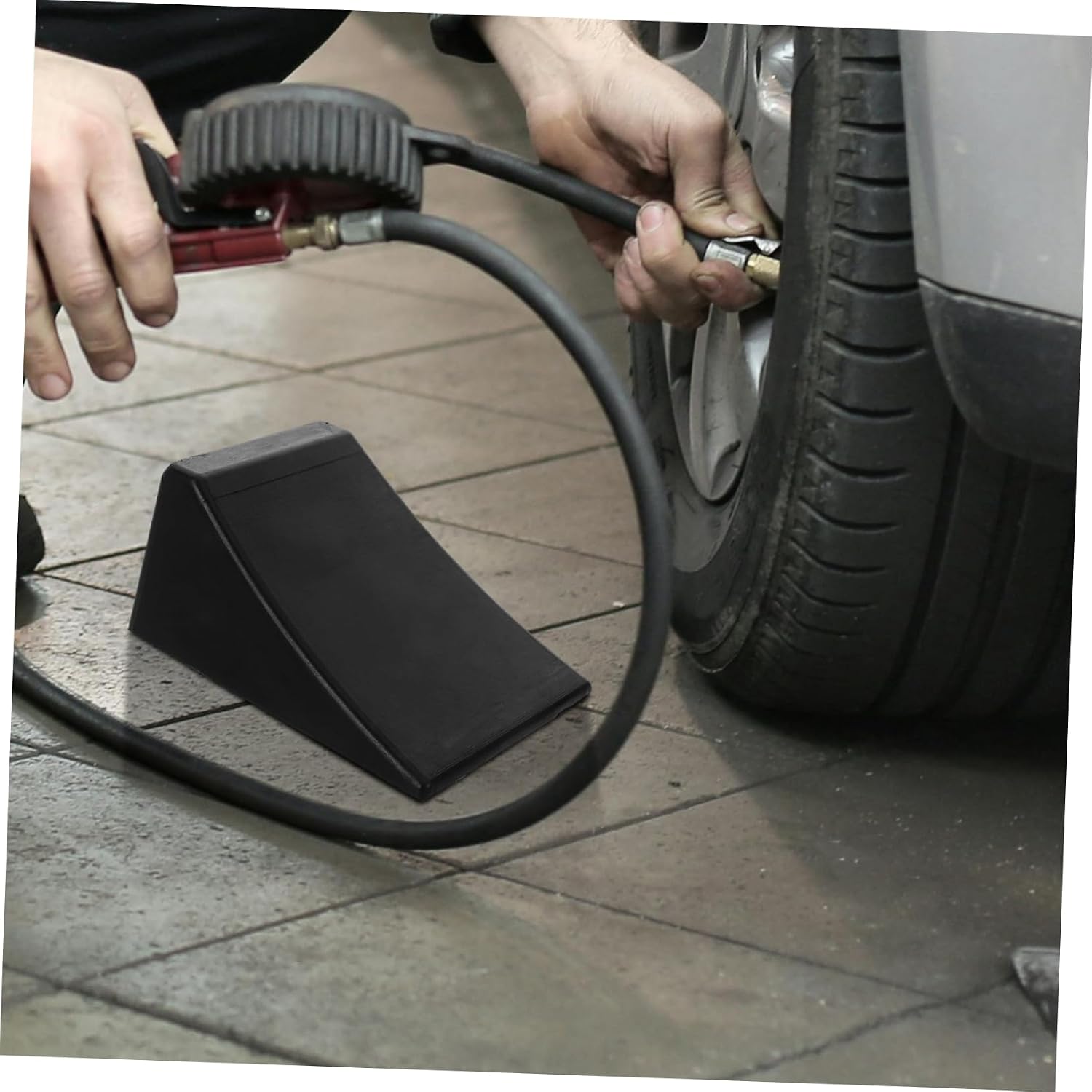 Rubber Tire Chock Portable Anti Slip Rollback Stopper for Garage