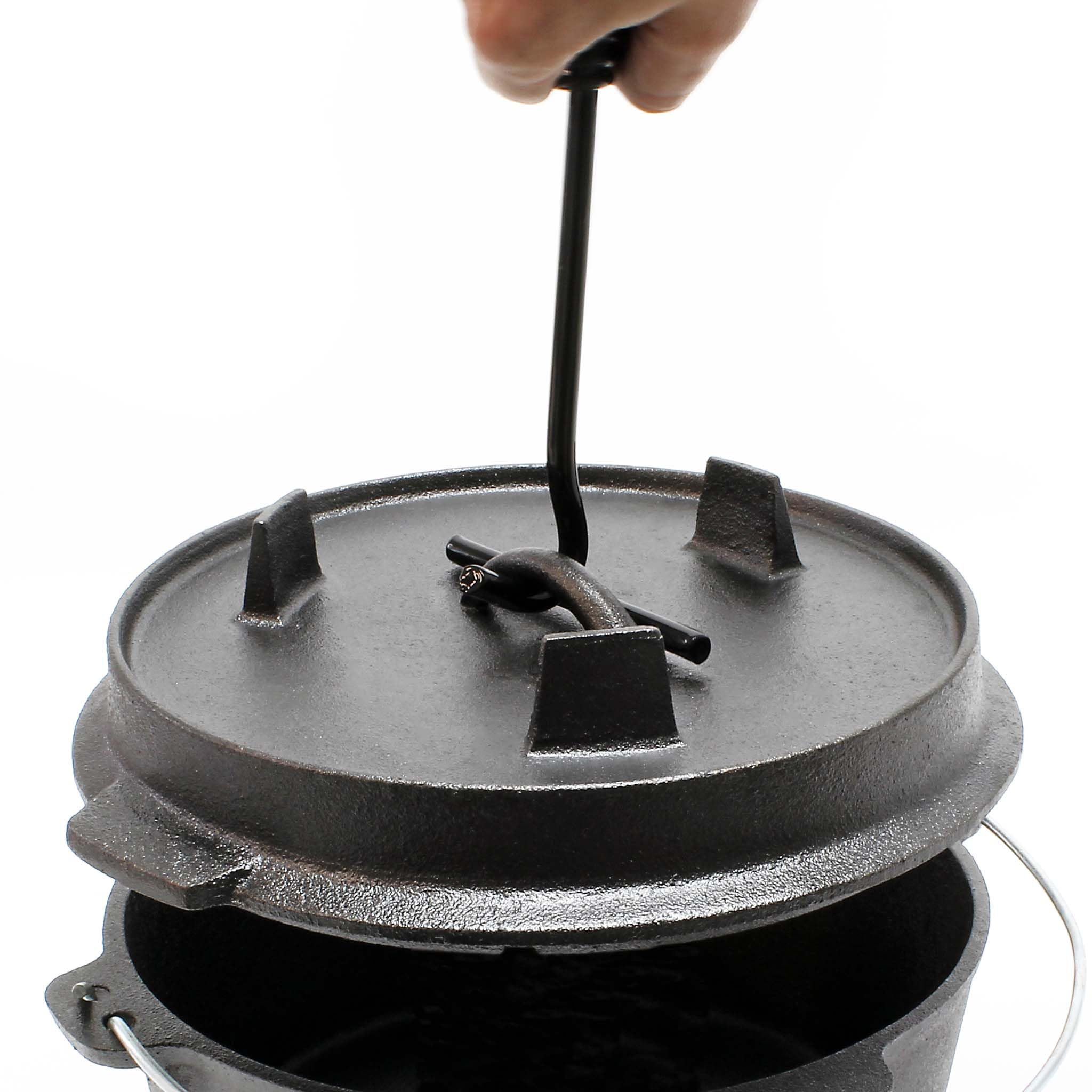 Wiltec Dutch Oven Marmite 8L Fonte Dessous-plat Lève-couvercle Pied de support Fait-tout Pot Cocotte Camping Barbecue Grillade