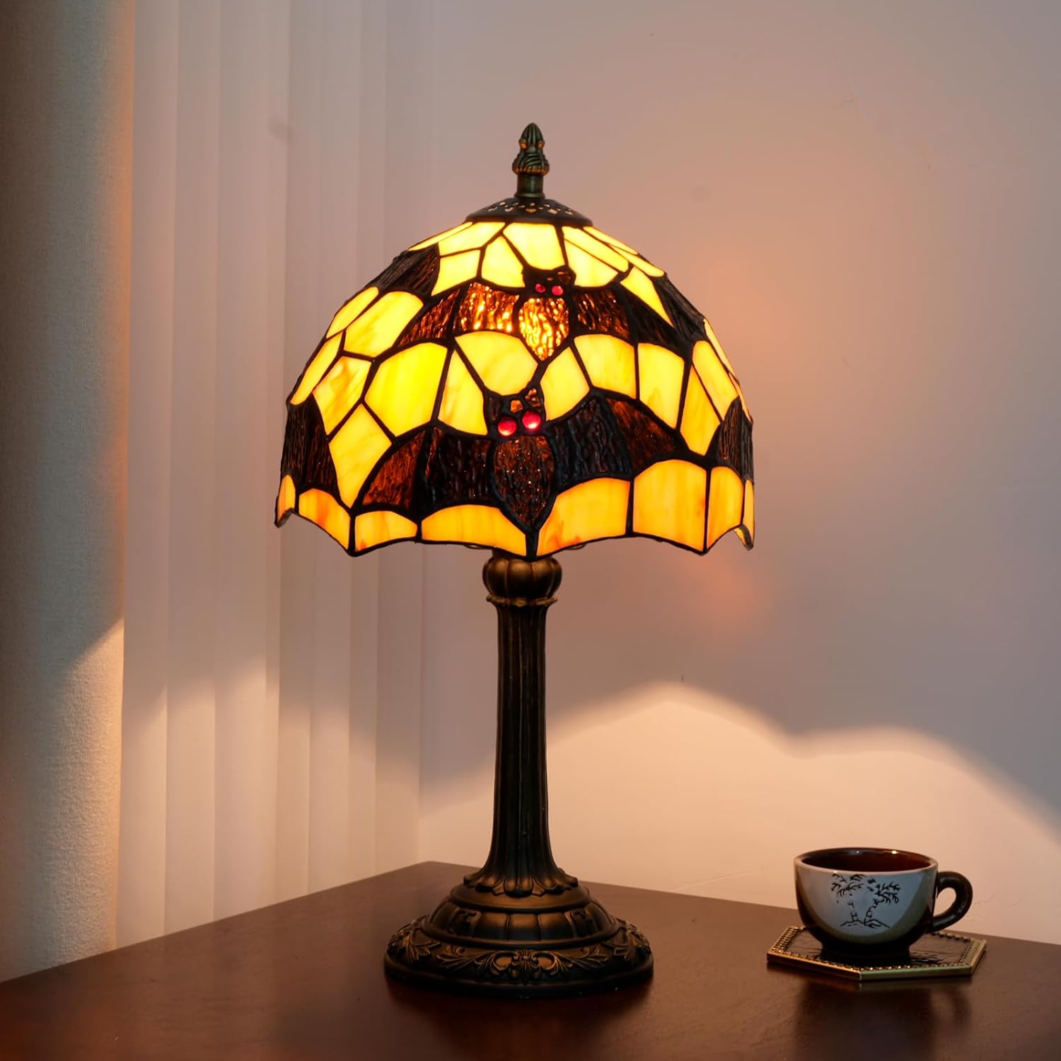 Tiffany Black Bat Stained Glass Table Lamp Handmade Bedside Table Night Unique Cute Accent Nightstand Light Antique Art Craft Gifts Lamp for Home Office Dormitory Bar Decorate