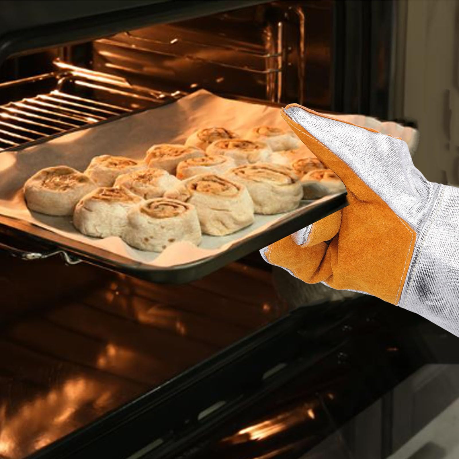 1 Pair Cowhide Welding Gloves Heat Proof Fireproof Hard Wearing Foil Gloves High Temperature Gloves Aluminum for Industrial Kitchen