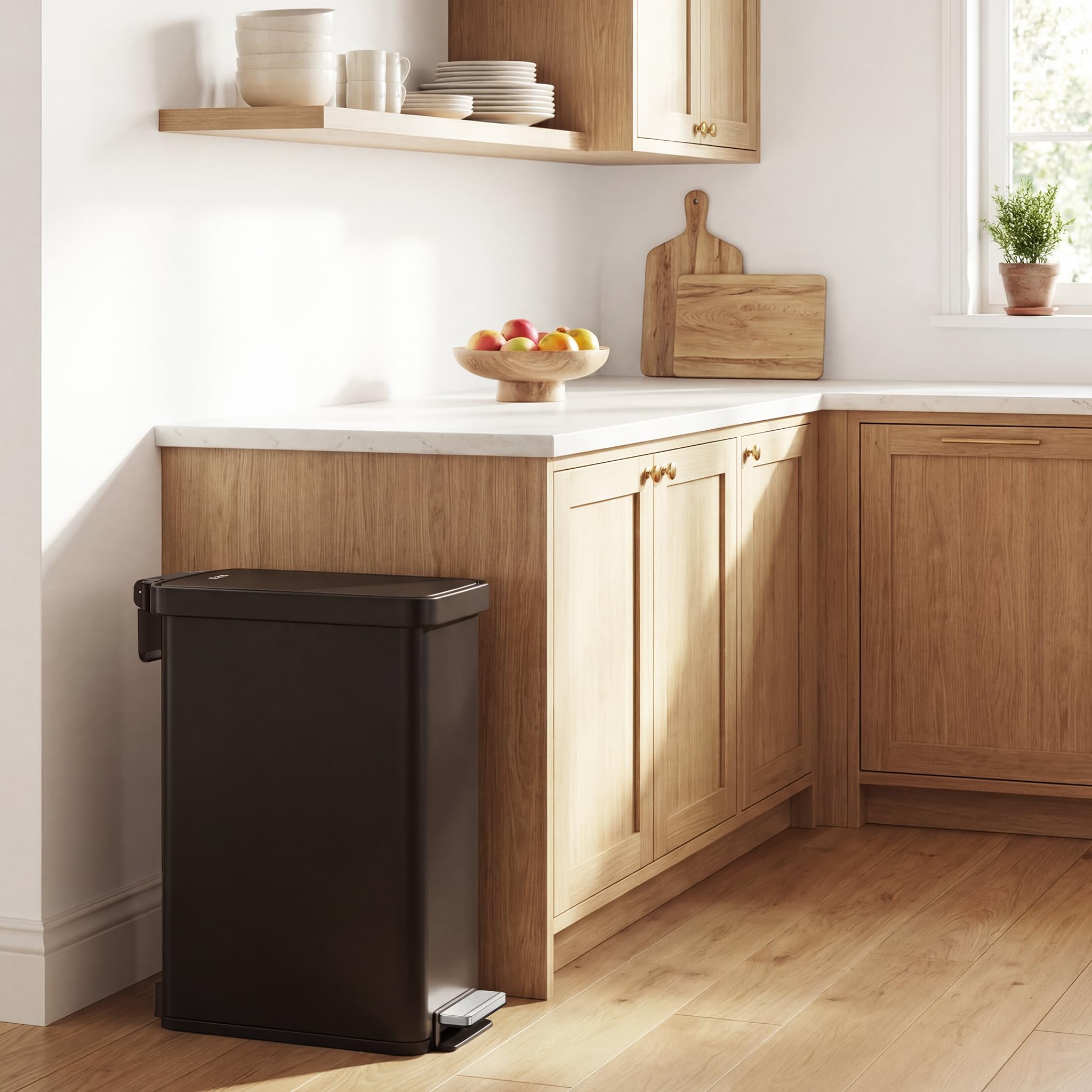 EKO Hudson Slim 50L Küchenabfalleimer mit Deckel, Edelstahl-Stufen-Mülleimer für Küche oder Zuhause, platzsparender Mülleimer mit Absenkautomatik, bleibt offen, Linerring, Mattschwarz