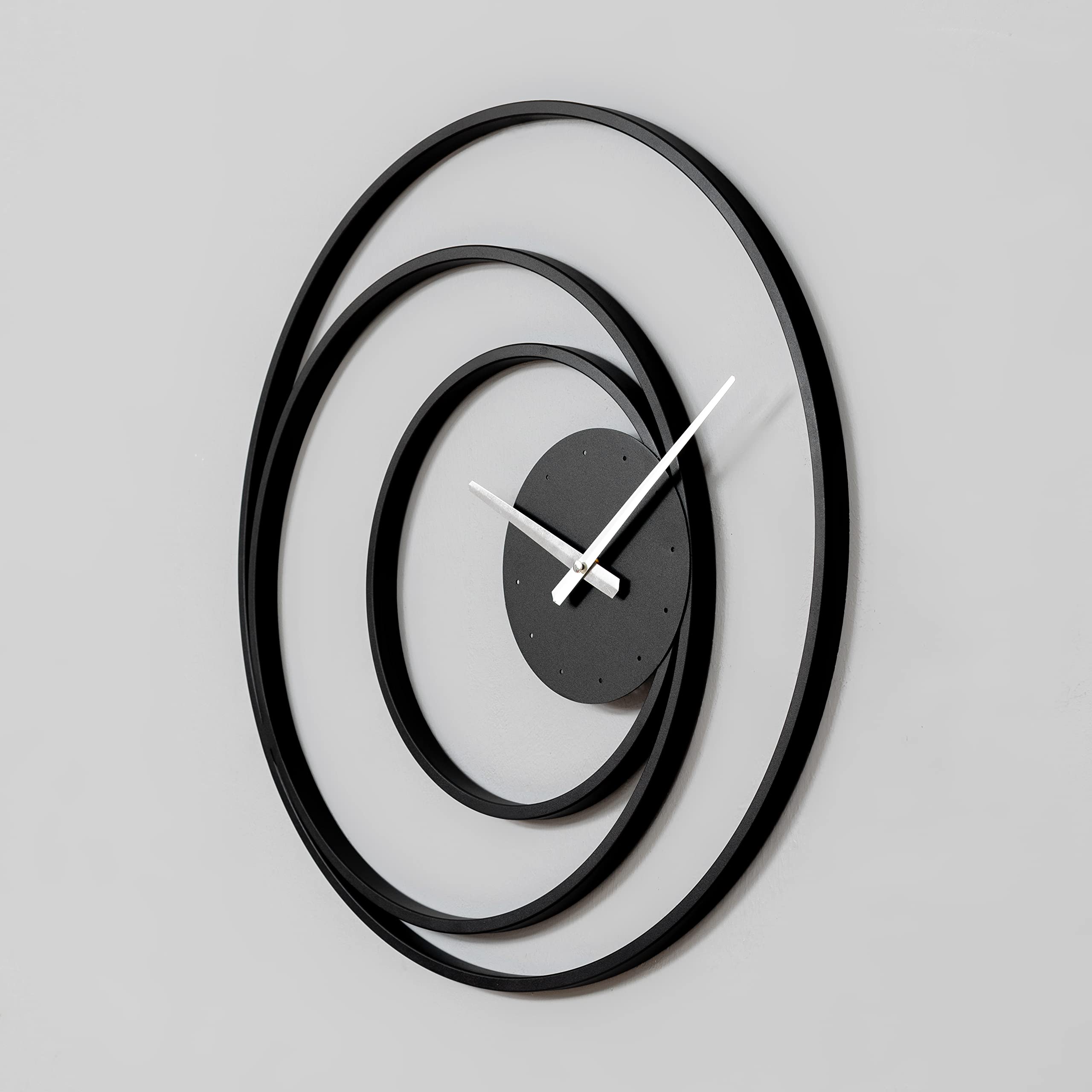 Grande orologio decorativo da parete in metallo, silenzioso, senza ticchettio, funzionamento a batteria, per soggiorno, cucina, camera da letto, ufficio, casa colonica, nero (70 cm)