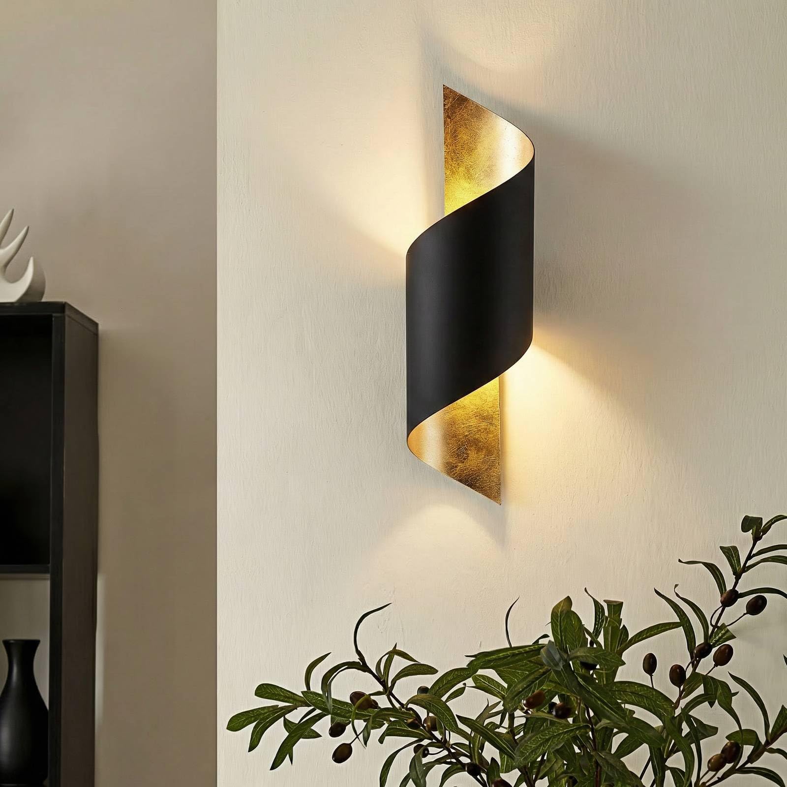 Lindby Wandlampe schwarz gold, Uplight und Downlight Effekt Wandleuchte innen IP20 Wandspot 1x E27 ohne Leuchtmittel Wandbeleuchtung Wohnzimmer Esszimmer