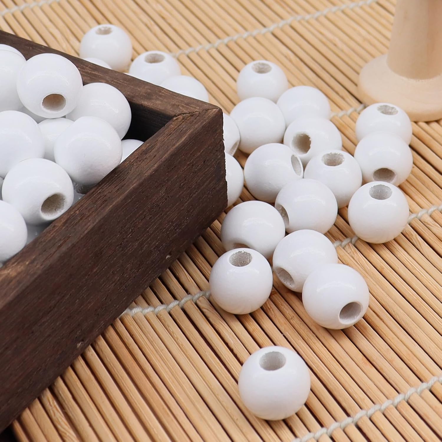 240Pcs White Wood Beads 16mm with Large Hole:6mm for Craft Wood Beads for Art Work (White) - Image 7