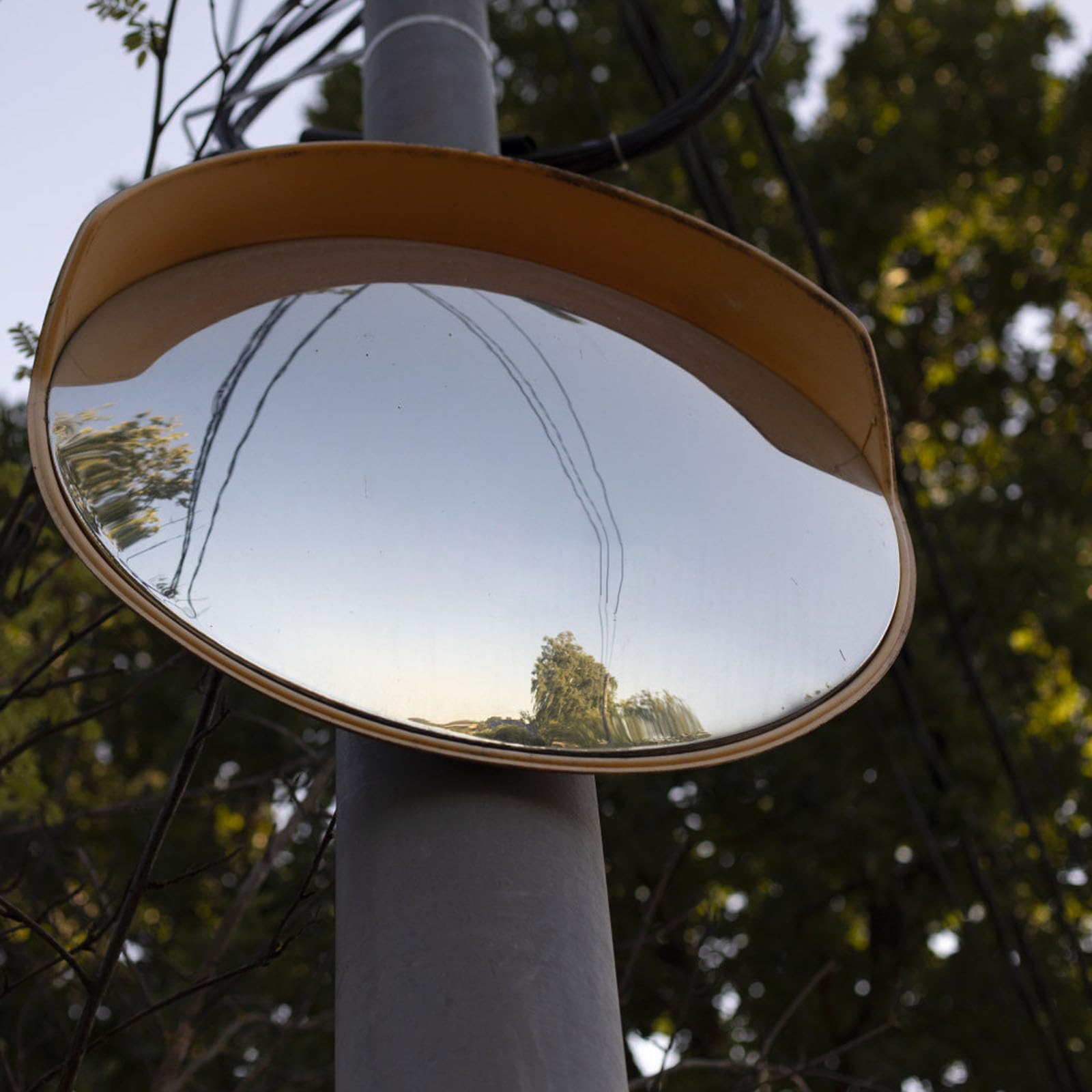 Miroir Convexe Grand Angle 30 CM pour Sécurité Routière Miroir de Signalisation Extérieure Incassable en PC et PP pour Angles Morts et Circulation en Extérieur
