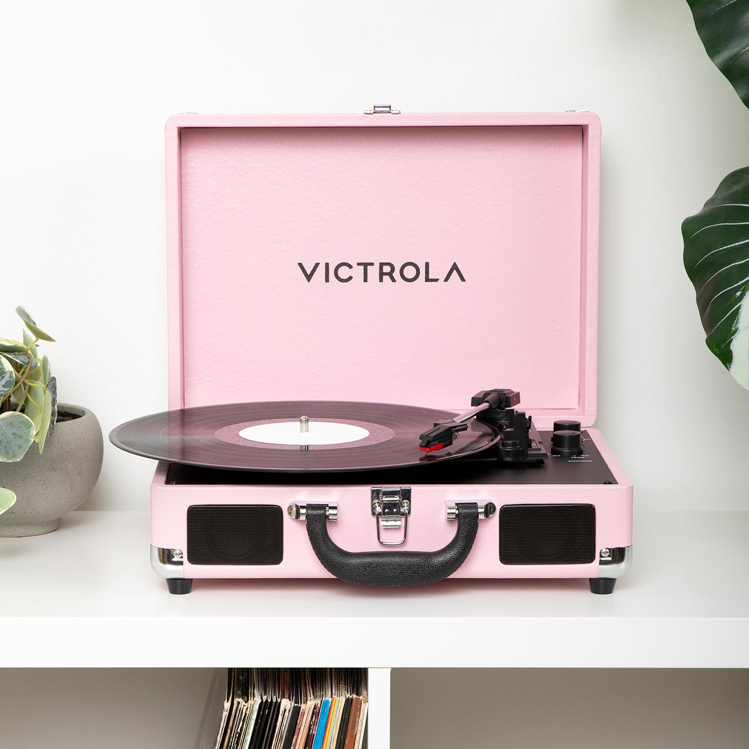 Victrola Journey II – Platine Vinyle Valise Portable Bluetooth – Haut-parleurs stéréo puissants intégrés avec Basses renforcées, Platine 3 Vitesses (33/45/78 TR/Min), Sorties RCA & Casque (Rose)