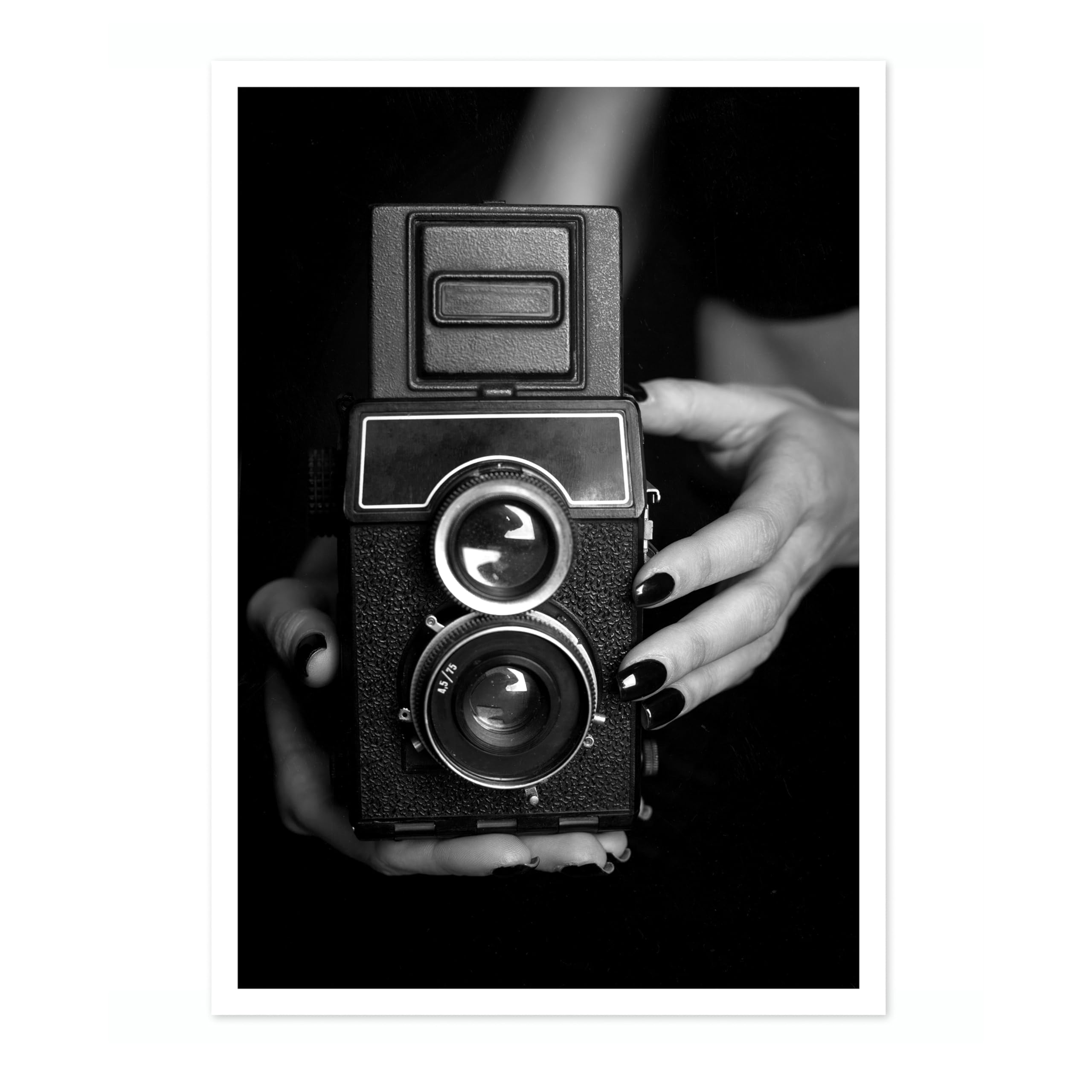 Classic Film Camera Poster Black & White Vintage Photography Print Minimalist Modern Interior Decoration, Archival Matte, A5 (Print Only) - 21x14.8cm