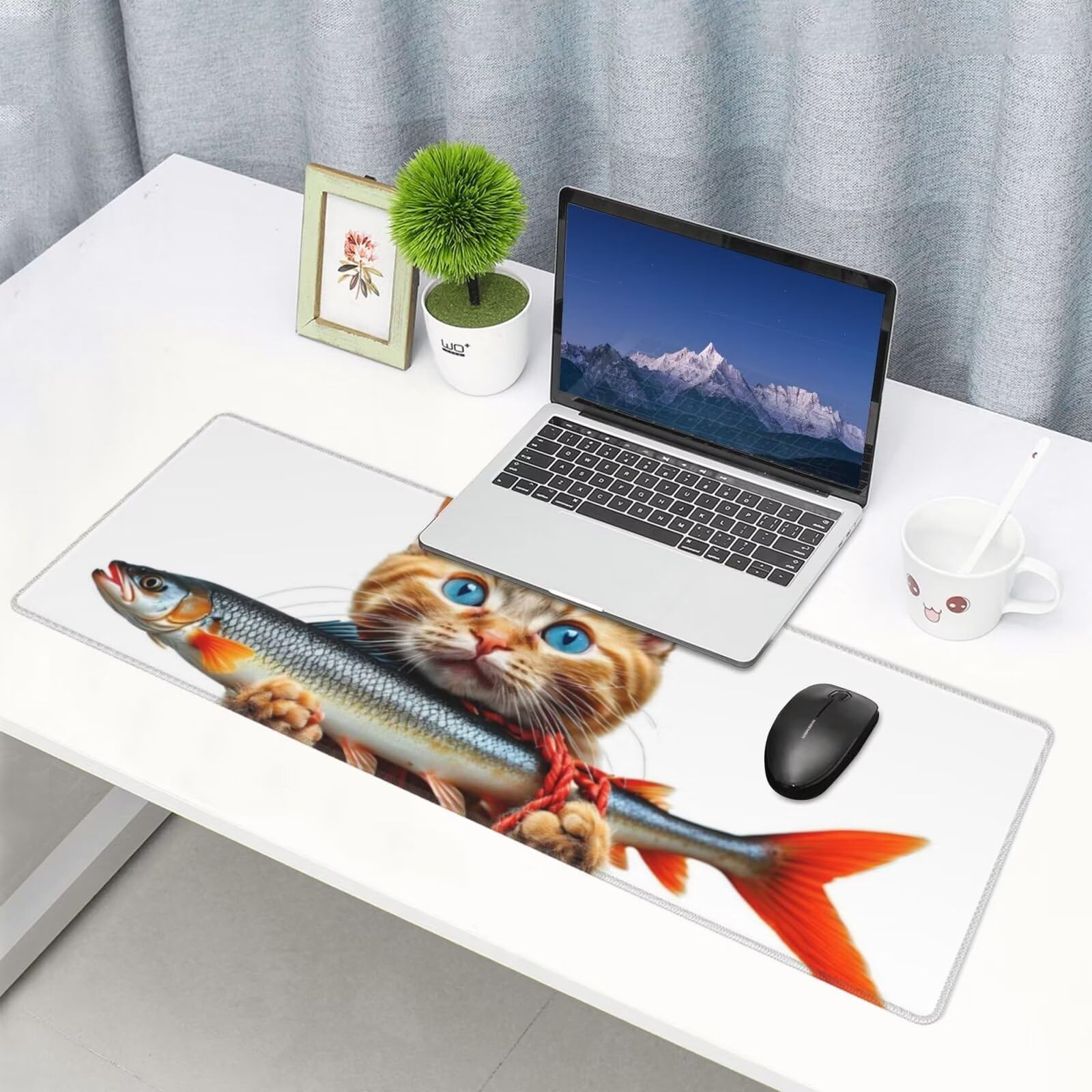 Tappetino Mouse, Tappetino Mouse Gaming Grande XXL 1500x800x3mm Tappetino Scrivania Mouse Pad, Base in Gomma Antiscivolo, Bordi Cuciti,Lavabile, Mousepad per Ufficio e Gaming (Pesce gatto) R-470