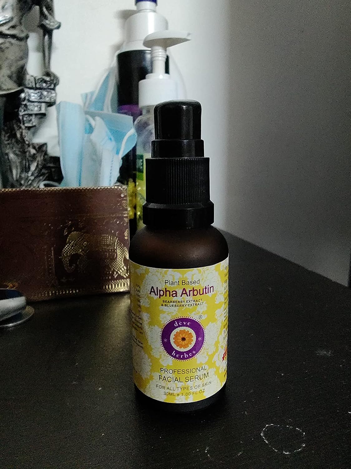 dève herbes Plant Based Alpha Arbutin Face Serum with Bearberry, Wheat, Mulberry, Blueberry & Pomegranate Extract for Personal Care 30ml (1 oz) with Free Pure Vitamin E Oil 10ml (0.33 oz)