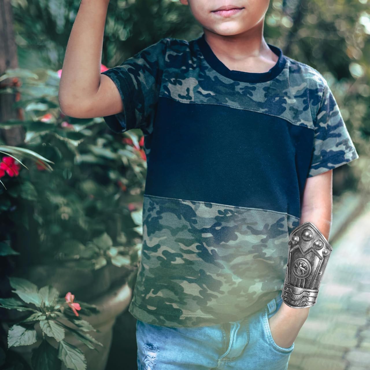 Garneck Roman Costume Shoulder Pad and Arm Plate Guard Vintage Silver Plastic Roman Armor Accessories for Dress-up Cosplay and Role Play Parties - Image 3