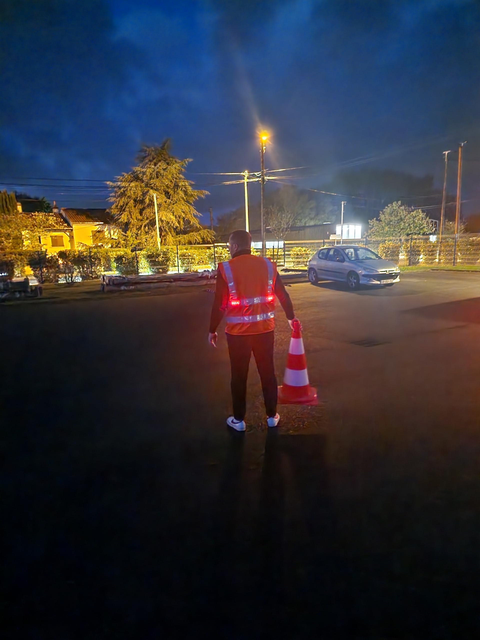 LEDWORK GILET DE SÉCURITÉ HAUTE VISIBILITÉ AVEC LED RECHARGEABLE SUR BATTERIE
