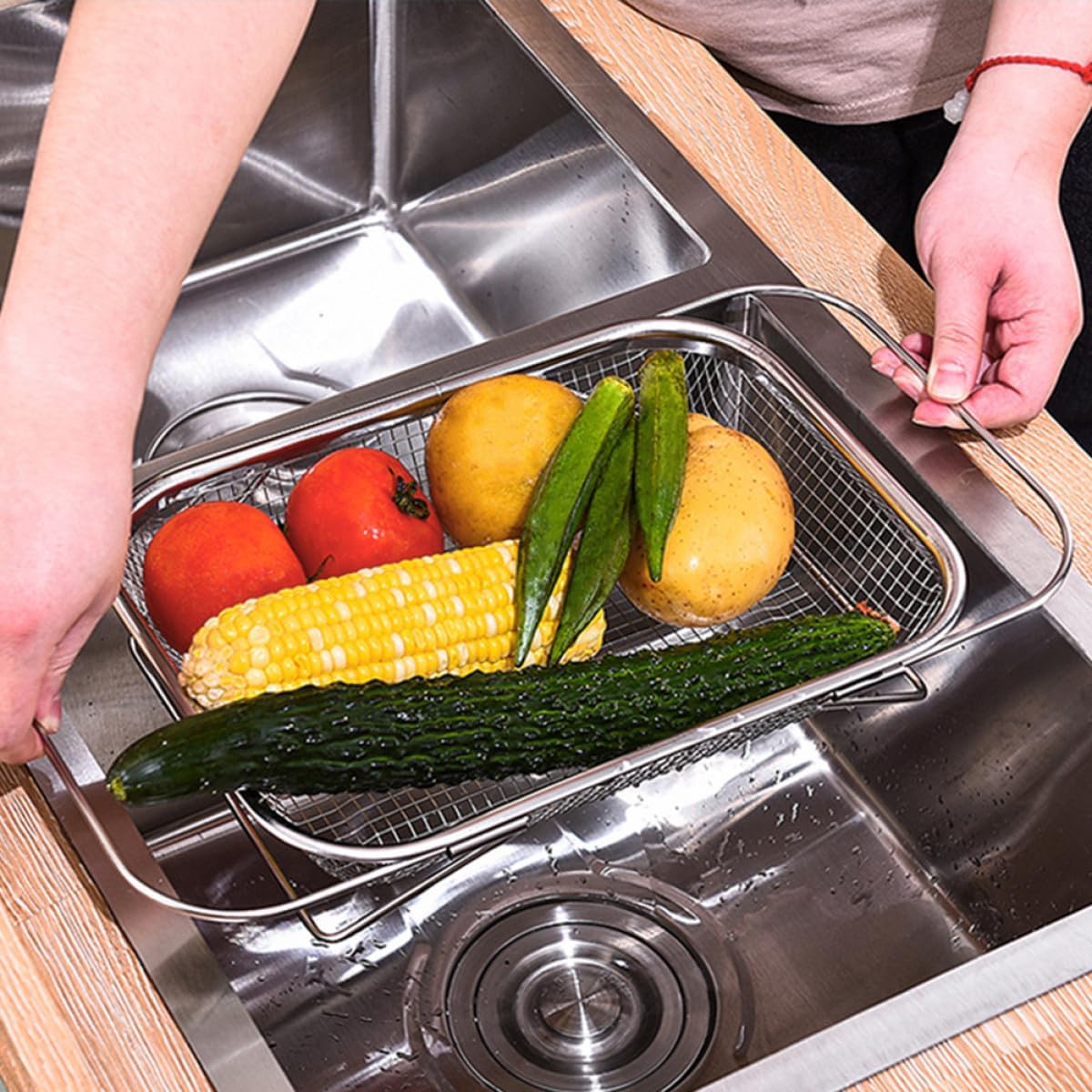 Stainless Steel Expandable Over-the-sink Drain Basket Medium Size Kitchen Strainer for Washing Fruits Vegetables and Dishware Food Storage Colander