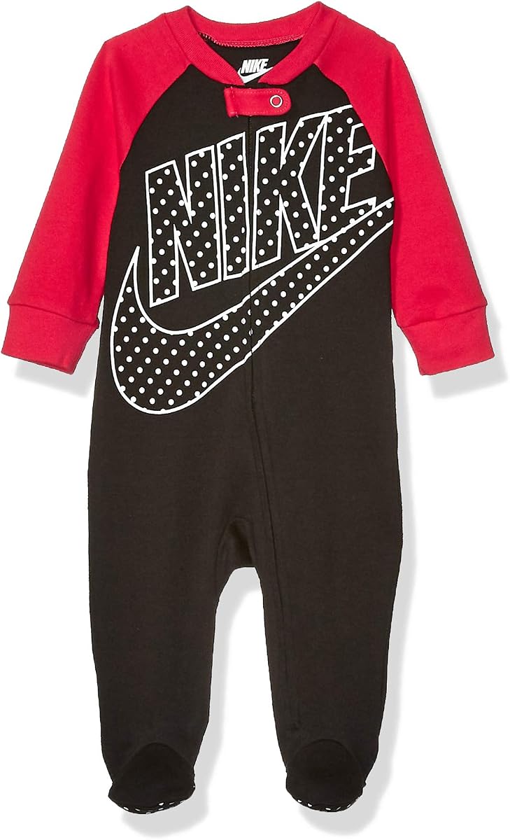 Mono con pies y estampado de ropa deportiva para bebé