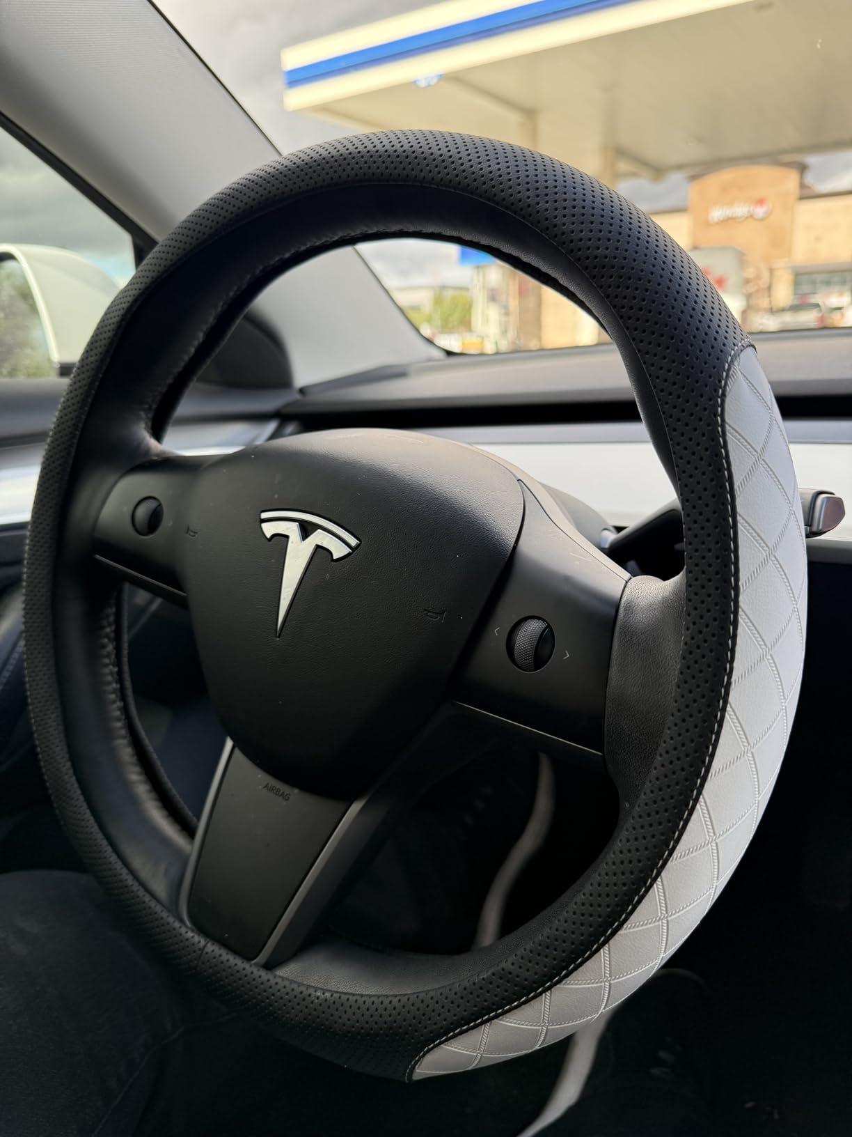 Tesla Model Y & Model 3 Nappa Leather Steering Cover – Non-Slip (2017–2026)