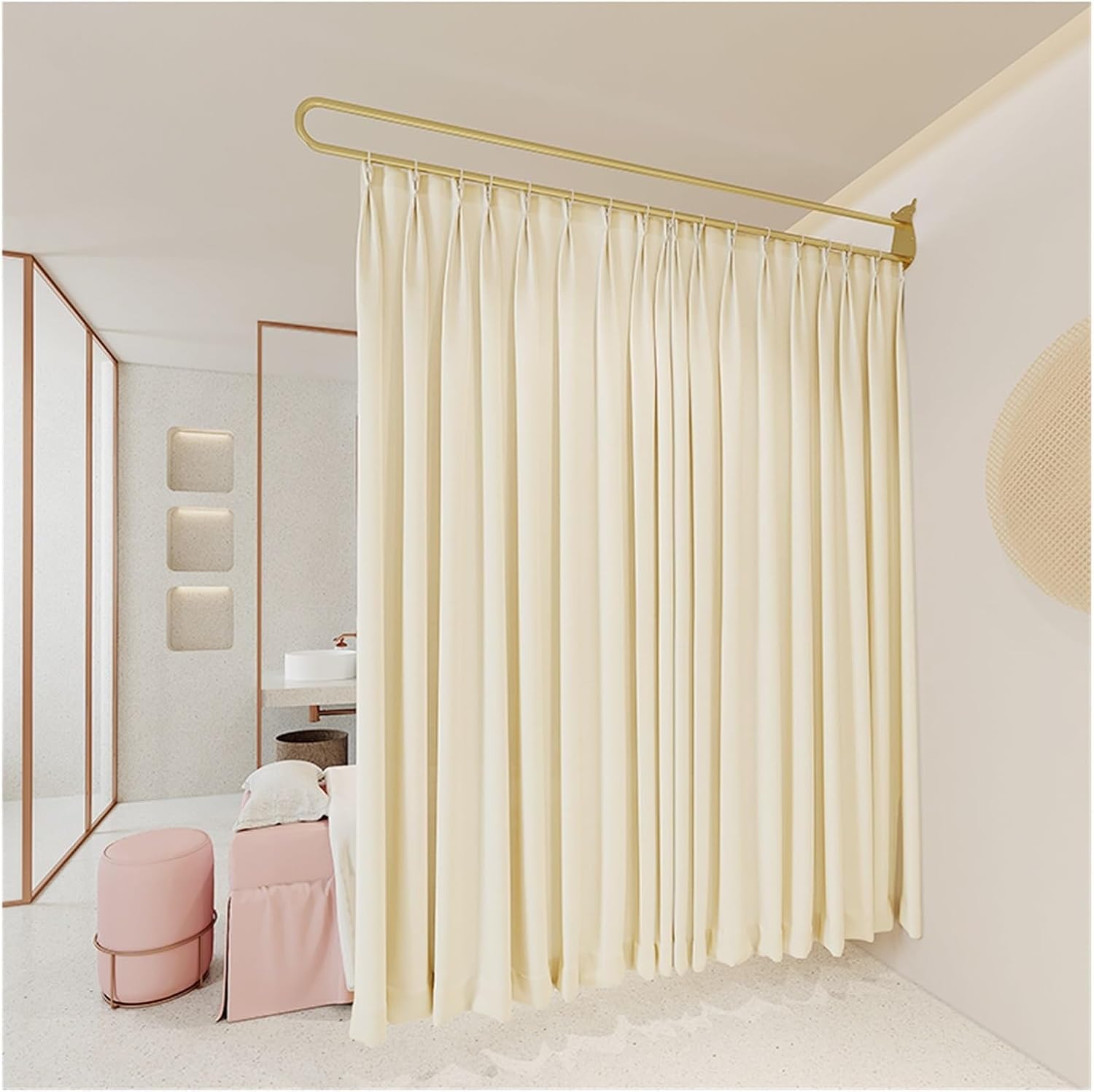 Wall-Mounted Clothing Store Fitting Room U-SD Rod Shelf, Space-Saving Display for Retail, Sturdy Design for Organizing Apparel and Accessories.
