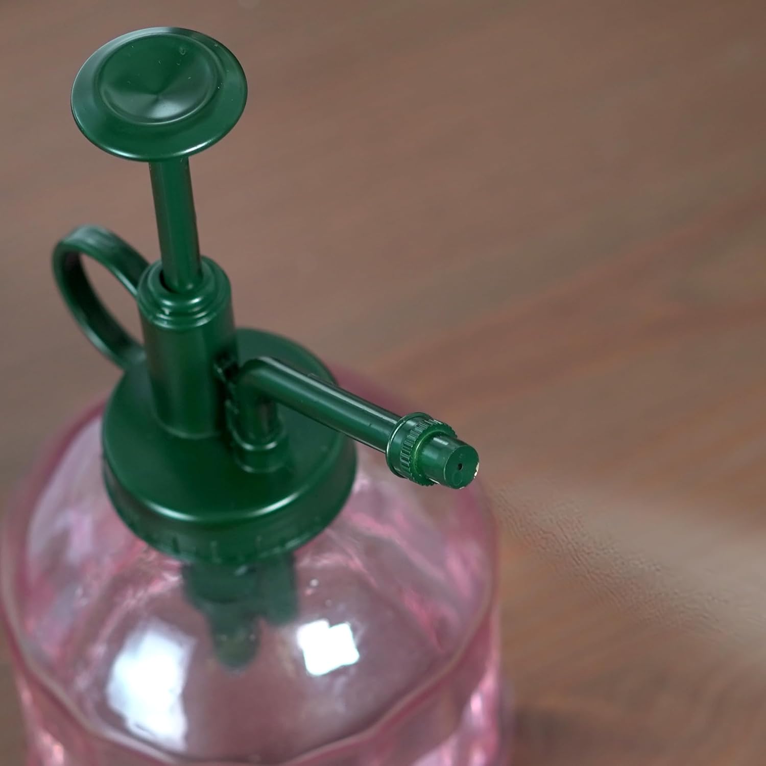 Houseplant Mister Spray Bottle – 180ml Pink Glass Plant Sprayer with Green Lid – Fine Mist for Humidity Control – Stylish Indoor Plant Care Accessory – Ergonomic and Leakproof Design