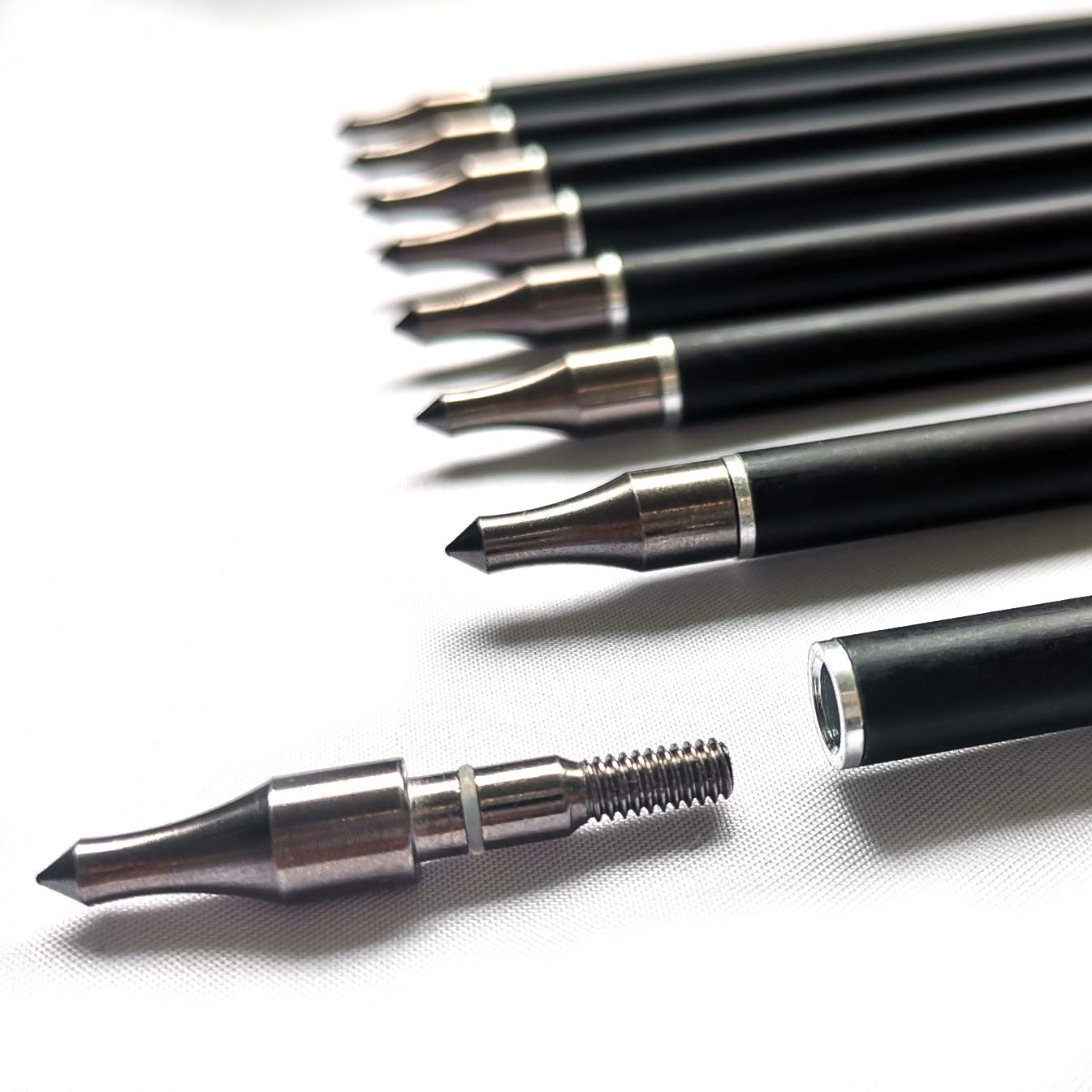 PANDARUS Archery 31-Inch Carbon Hunting Arrows, Turkey Feather Fletching with Replaceable Points, Targeting Practice Arrows Spine 500 for Recurve Bow, Longbow, Traditional Bow (Green)