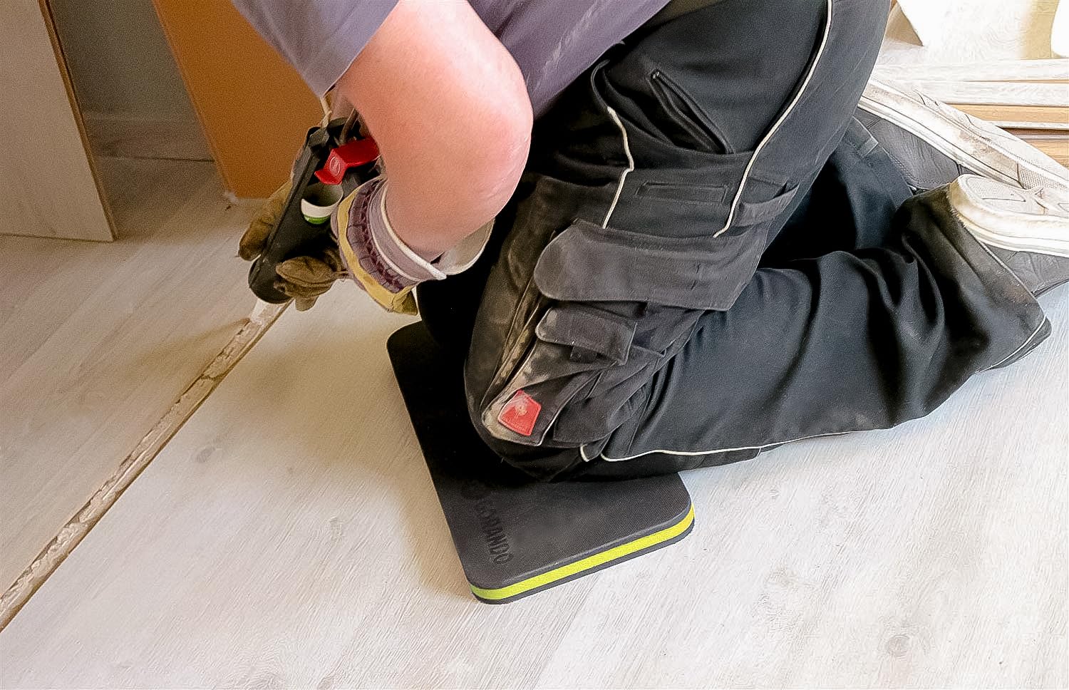 Premium Kniekissen 4er Set |gelb| Kniebrett | Knieunterlage - Ideal für die Arbeit in Werkstatt, Haus, Garten | Knieschoner, Knie-Matte, Sitz-Unterlage