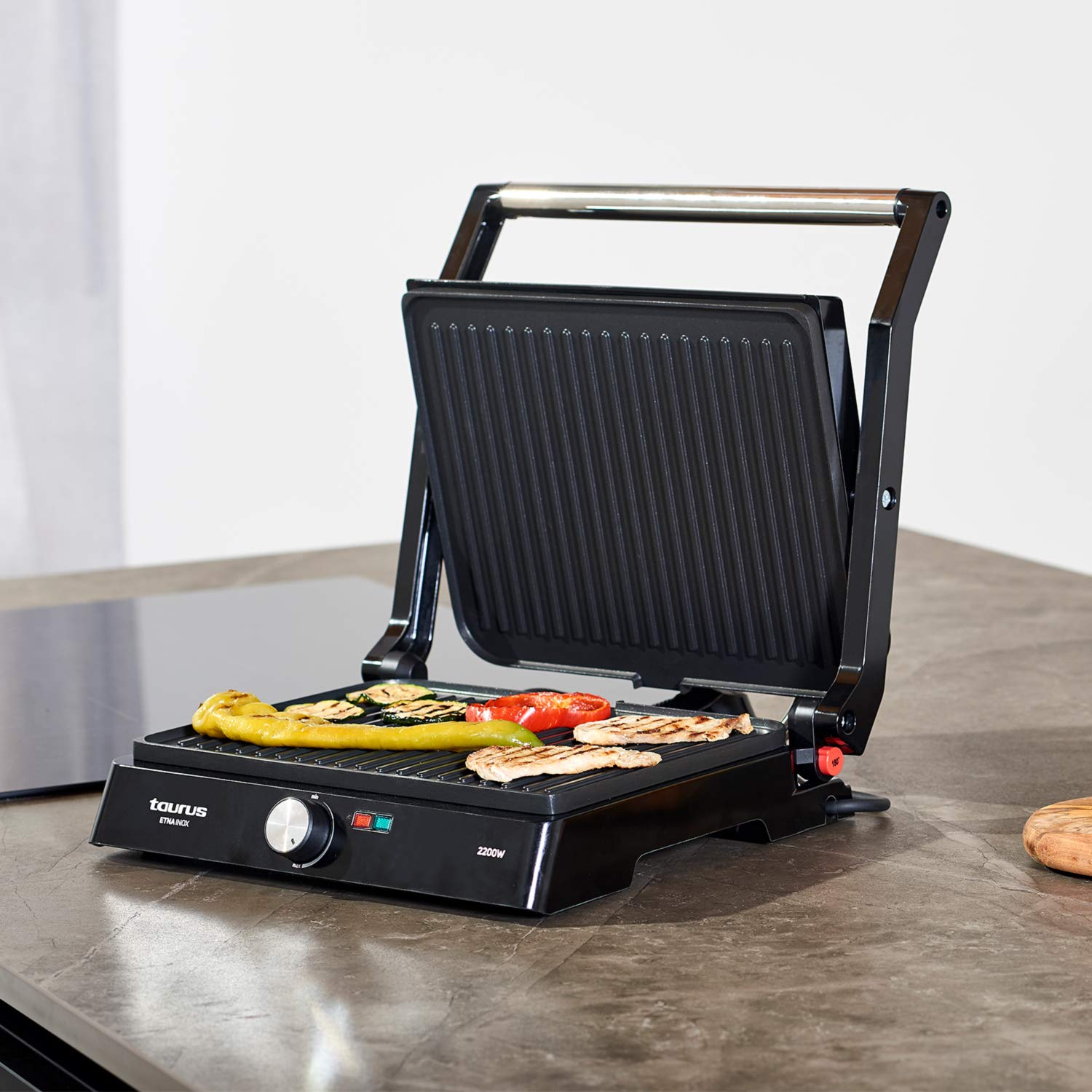 Taurus Etna Inox. Potenza 2200W, 2 in 1 Bistecchiera + Grill con apertura 180° e regolazione di temperatura. Piastre di grandi dimensioni 29x23 cm