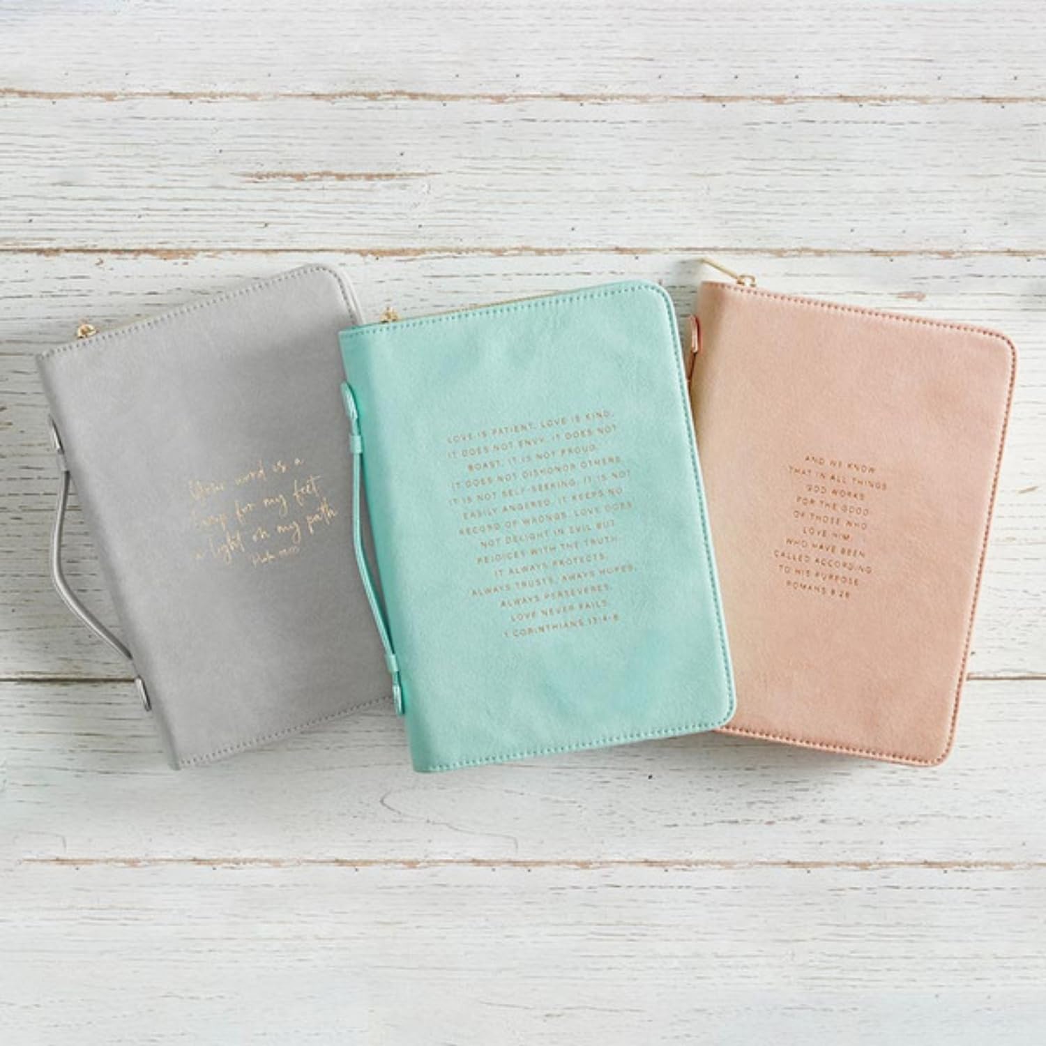 Creative Brands Faithworks Simply Faith Collection Bibelhülle aus Wildleder, Pfirsich - Römer 8:28, 7 x 10-Inch