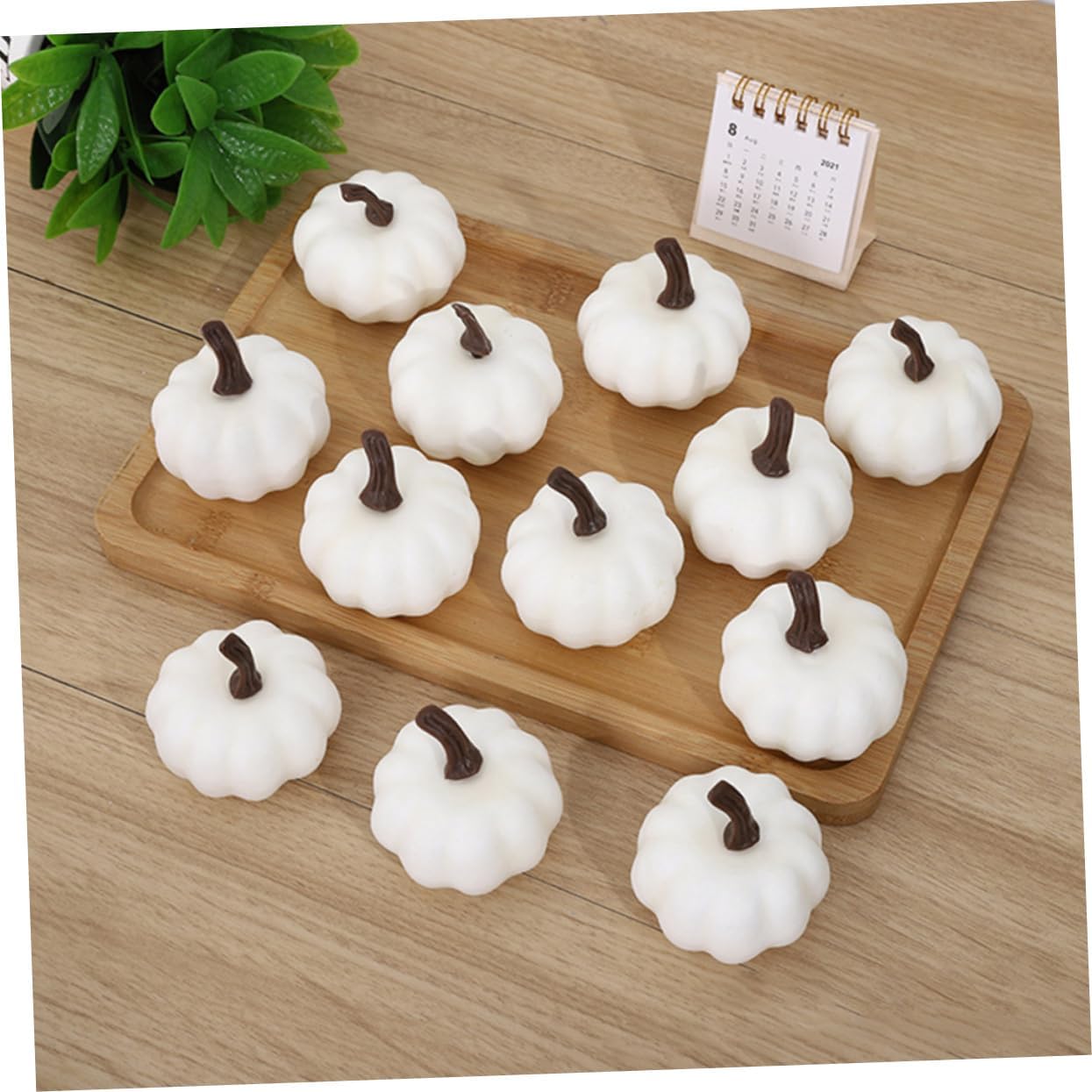 18pcs Artificial Pumpkins for Halloween Decor Faux Pumpkin Decorations for Fall Thanksgiving and Autumn Parties Lightweight and Break-Resistant Photo Props Multi-Color