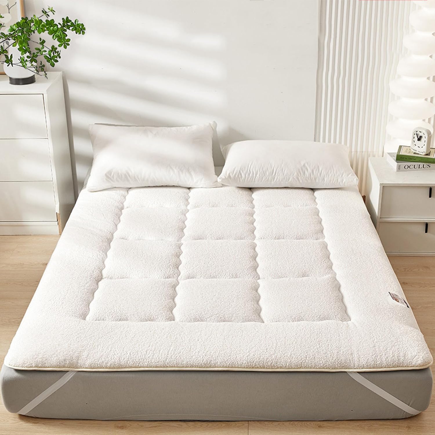 Sherpa King Mattress Pad, Mattress Protector with Elastic Straps Ultra Soft Foldable Sherpa Fleece Cover, Full Size(80x190cm, Khaki)