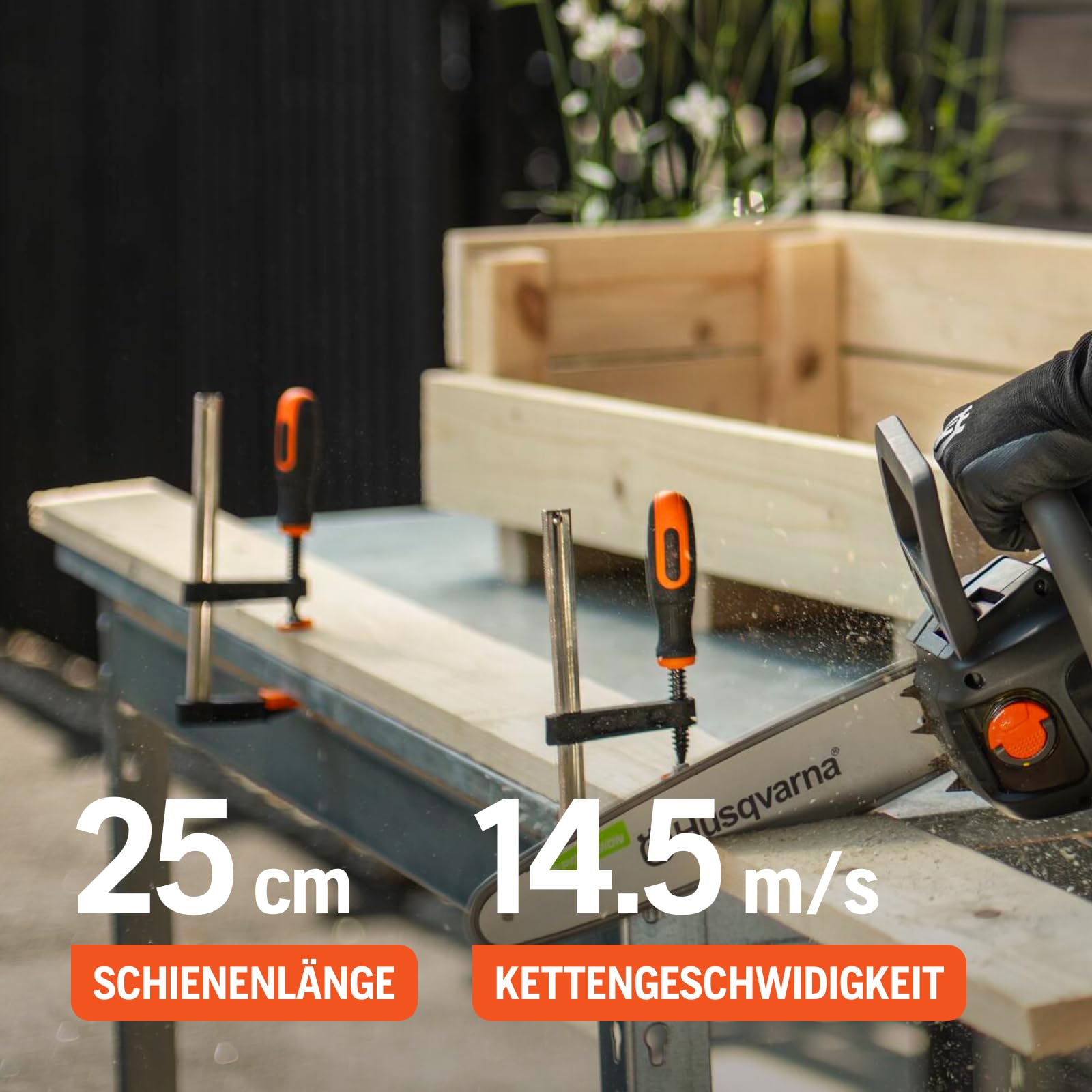 Husqvarna Akku-Kettensäge C15X-P4A 18V inkl. B72 Akku und Ladegerät | Für präzise Schnitte dank feiner Kette und hoher Schnittgeschwindigkeit
