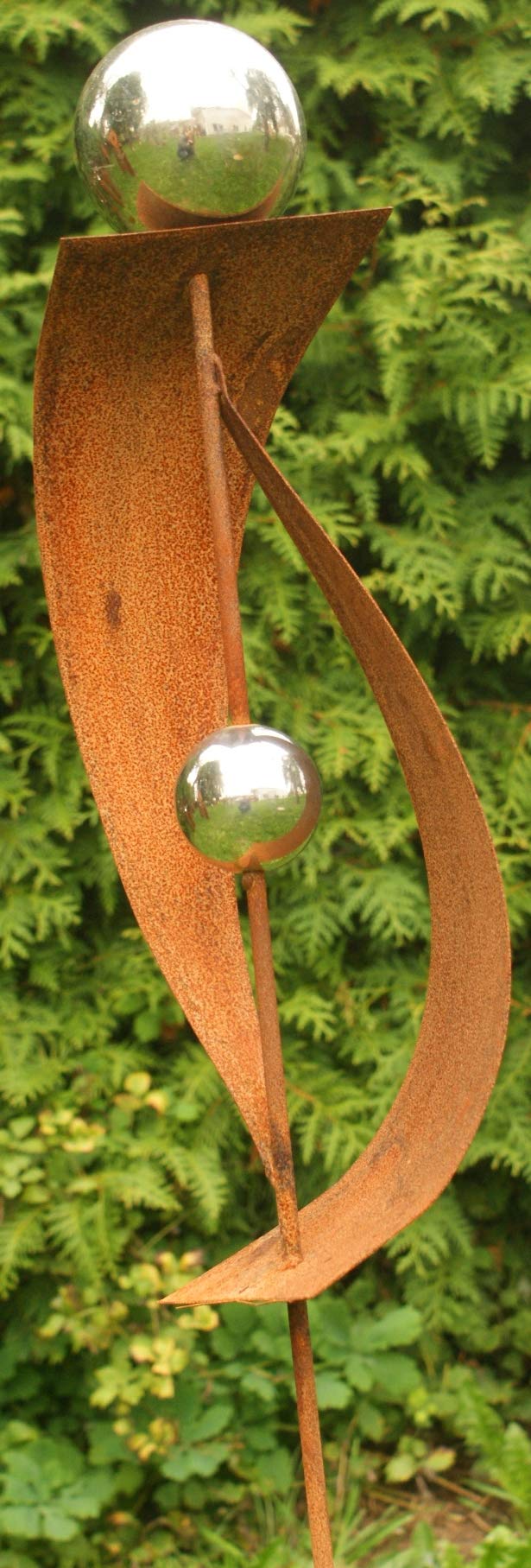 Gartendeko Roststab, Roststecker 117 cm, handgefertigt, 2 Edelstahlkugeln