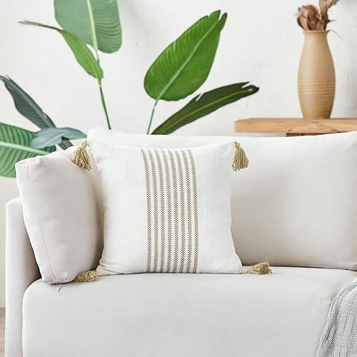 Miniatura 3 de IKATYARN Juego de 2 fundas de almohada de felpilla suave con borlas, 18 x 18 pulgadas, color beige y blanco roto bordados, funda de cojín moderna