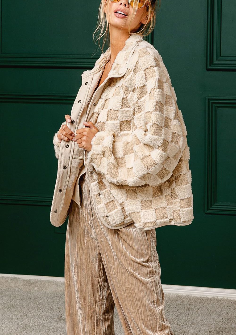 chouyatou Women Winter Casual Checkered Fleece Jacket Fuzzy Oversized Sherpa Jacket Shacket Faux Fur Coat - Image 6