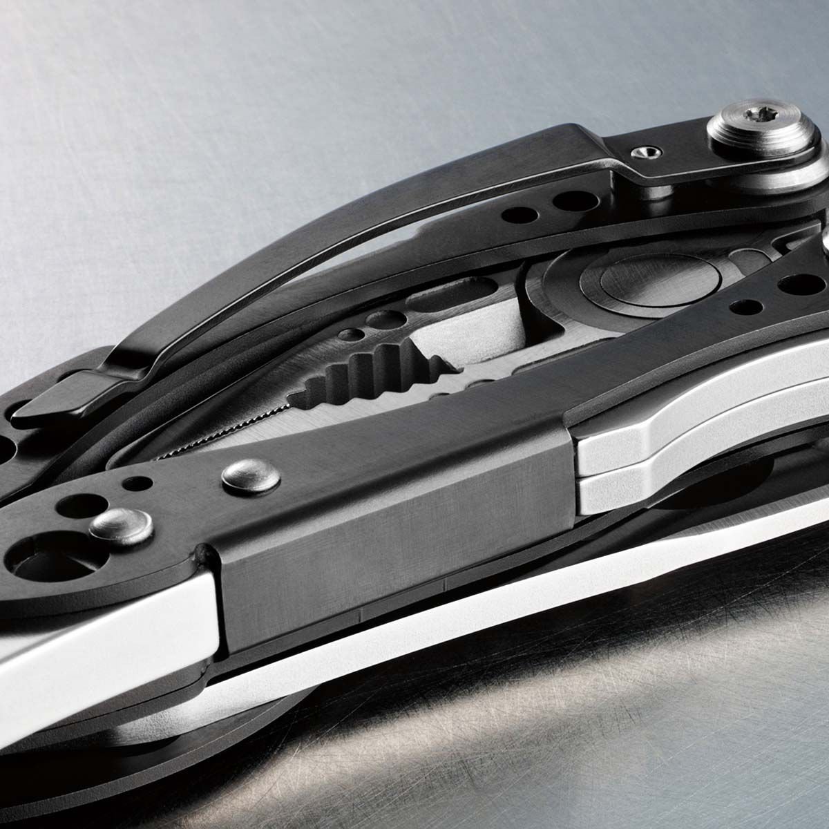 Amazon.co.jp: Leatherman マルチツール スケルトンツール Cx カーボン