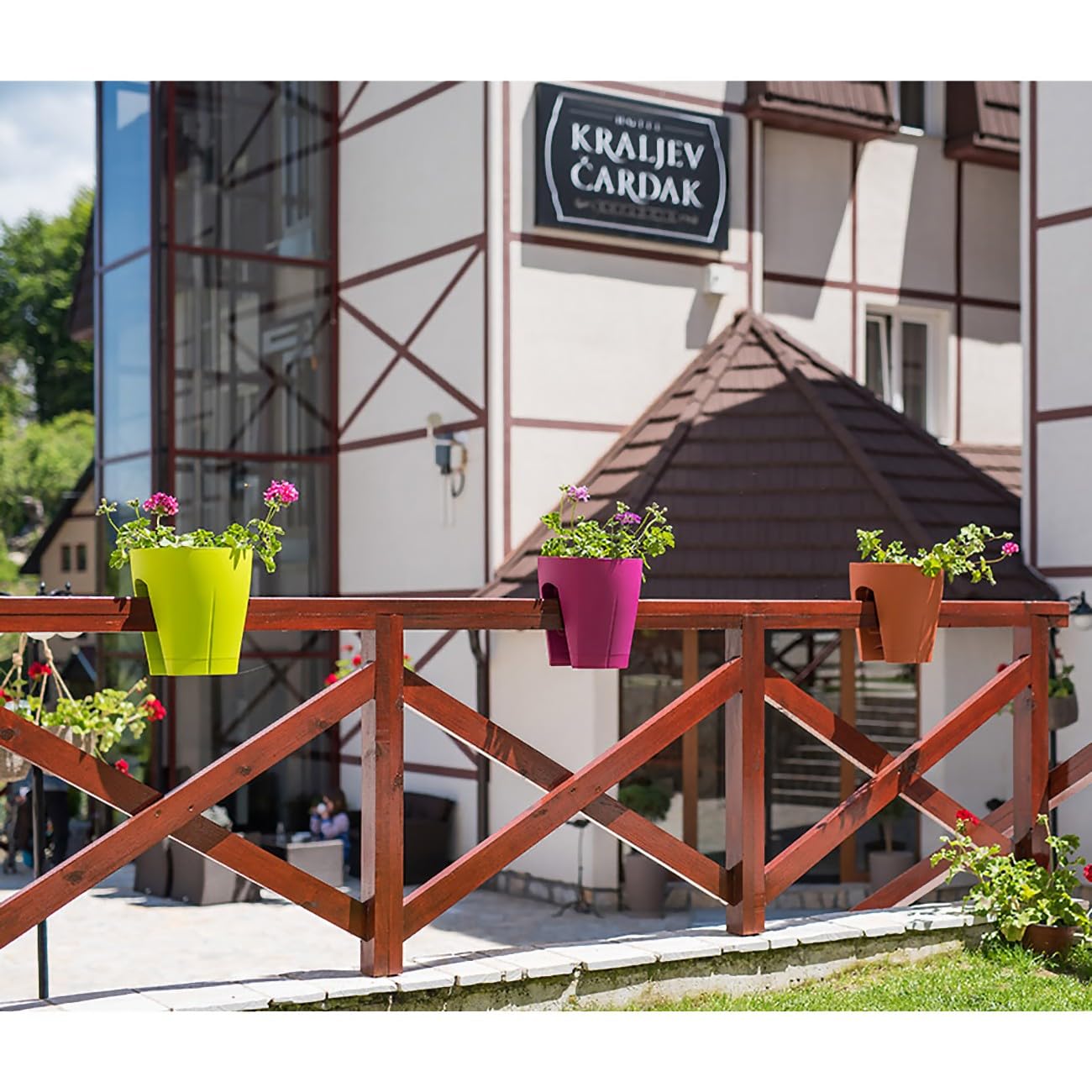 3 x Blumentopf für Balkon-Geländer, Farbe: Weiß, Blumenkasten, Balkonkiste, 9 Liter, Kunststoff, Außenbereich, B Ø 29 x H 30 cm