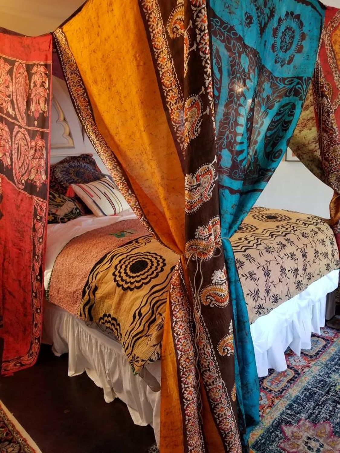 Betthimmel-Vorhänge, indische Seide, Sari, Sari, Boho-Vorhänge, böhmische Dekoration, böhmische Hochzeit, Hintergrund (Multi 1, Queen)