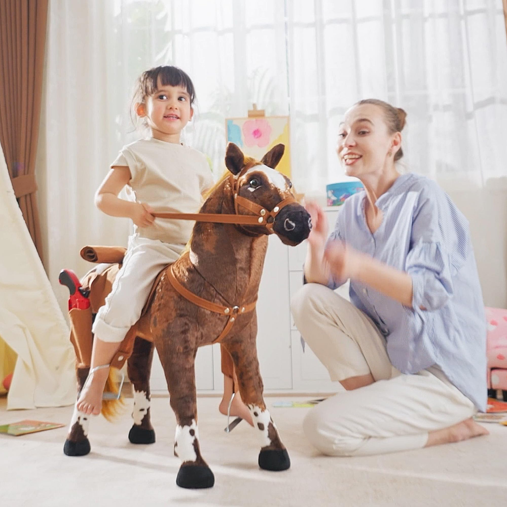 HOMCOM Cavallo a Dondolo per Bambini 2+ Anni con Nitrito Realistico, Sella e Staffe, Cavallo Giocattolo in Peluche e Metallo, 85x28x60 cm, Marrone