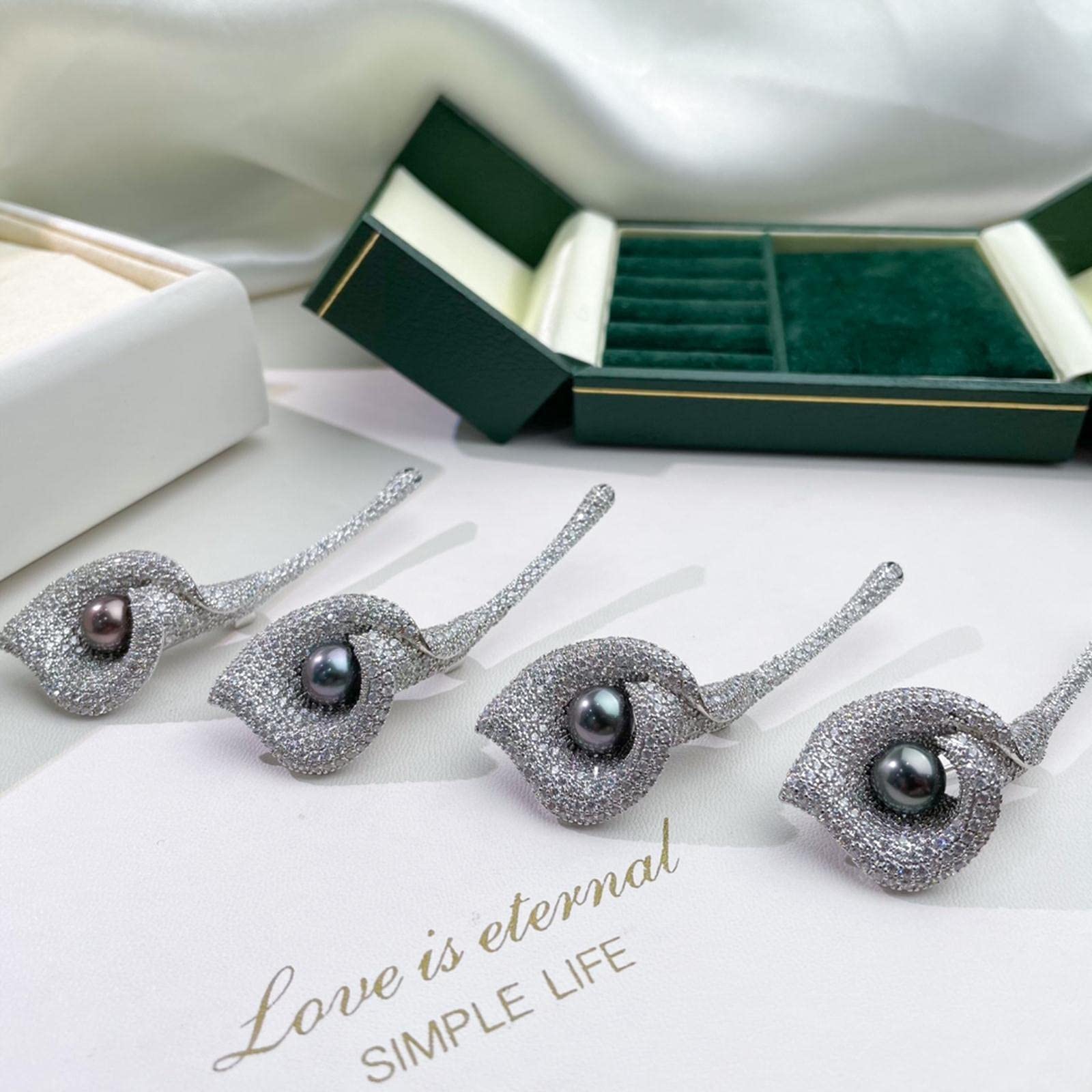 Spilla di perle di Tahiti con acqua naturale per le donne Regali raffinati Perle rotonde 7-8 mm Gioielleria raffinata