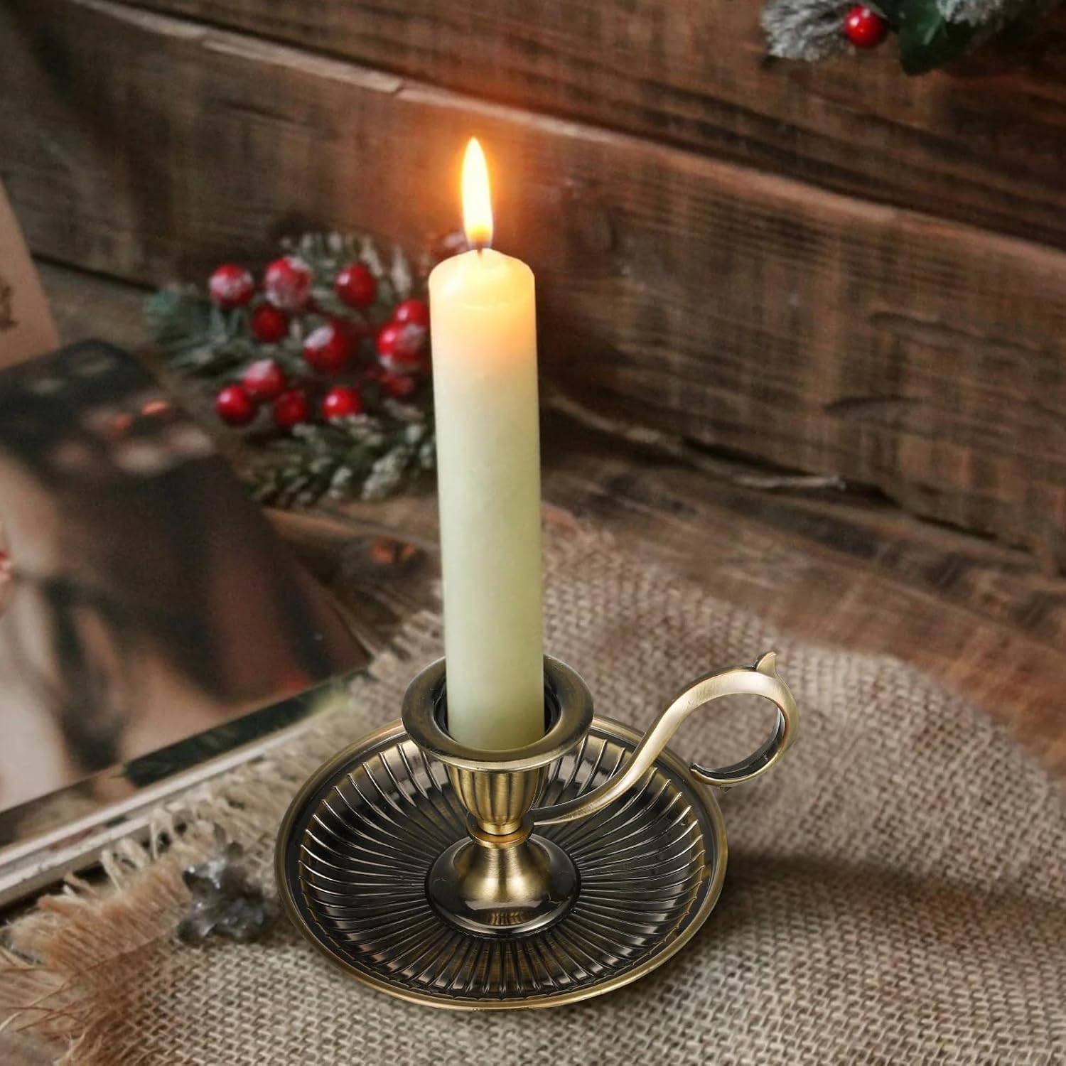 Retro Taper Candle Holder with Handle, Vintage Zinc Alloy Candlestick for Table Decoration, 4.52 X 4.52 X 2.55 Inch Old-Fashioned Candle Holder for Dining, Mantel, or Office Use