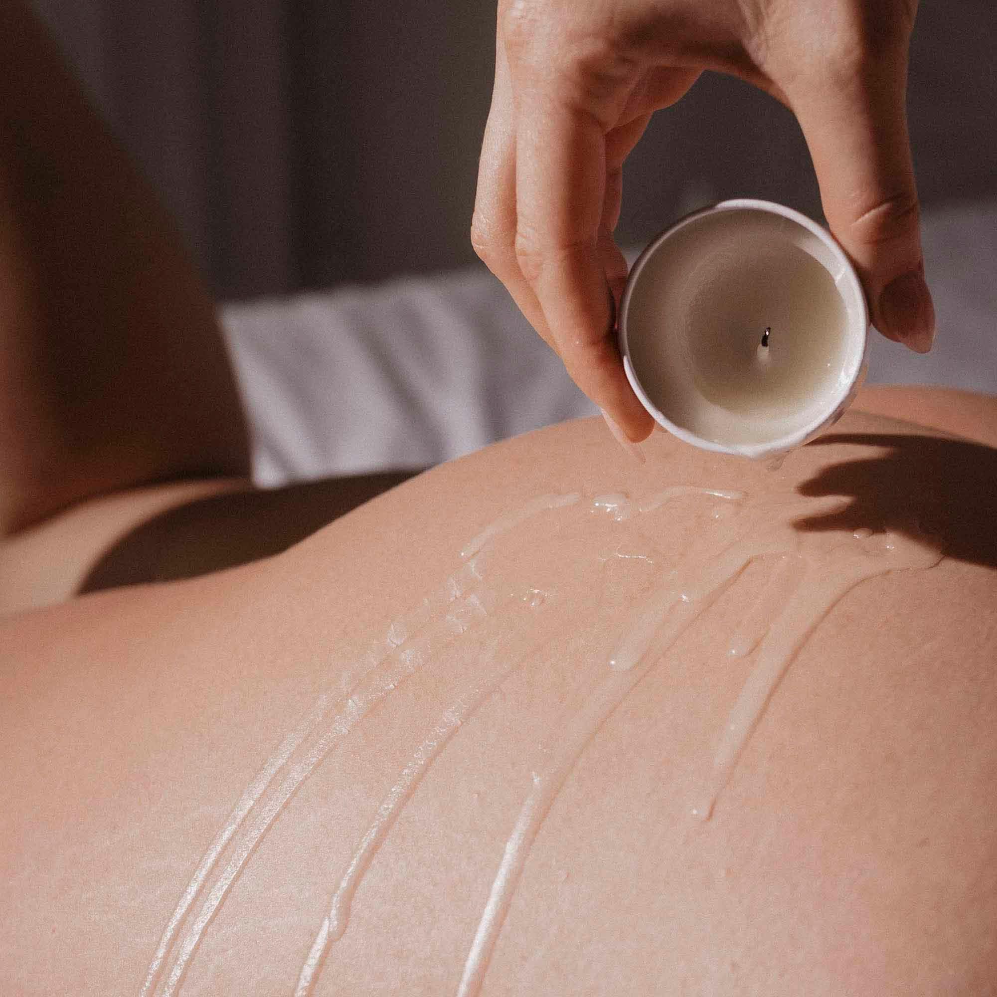 Bougie de massage érotique - Avec des huiles naturelles et végétaliennes - Sans cire - Parfum de noix de coco -Massages Corporels Complets - 50g