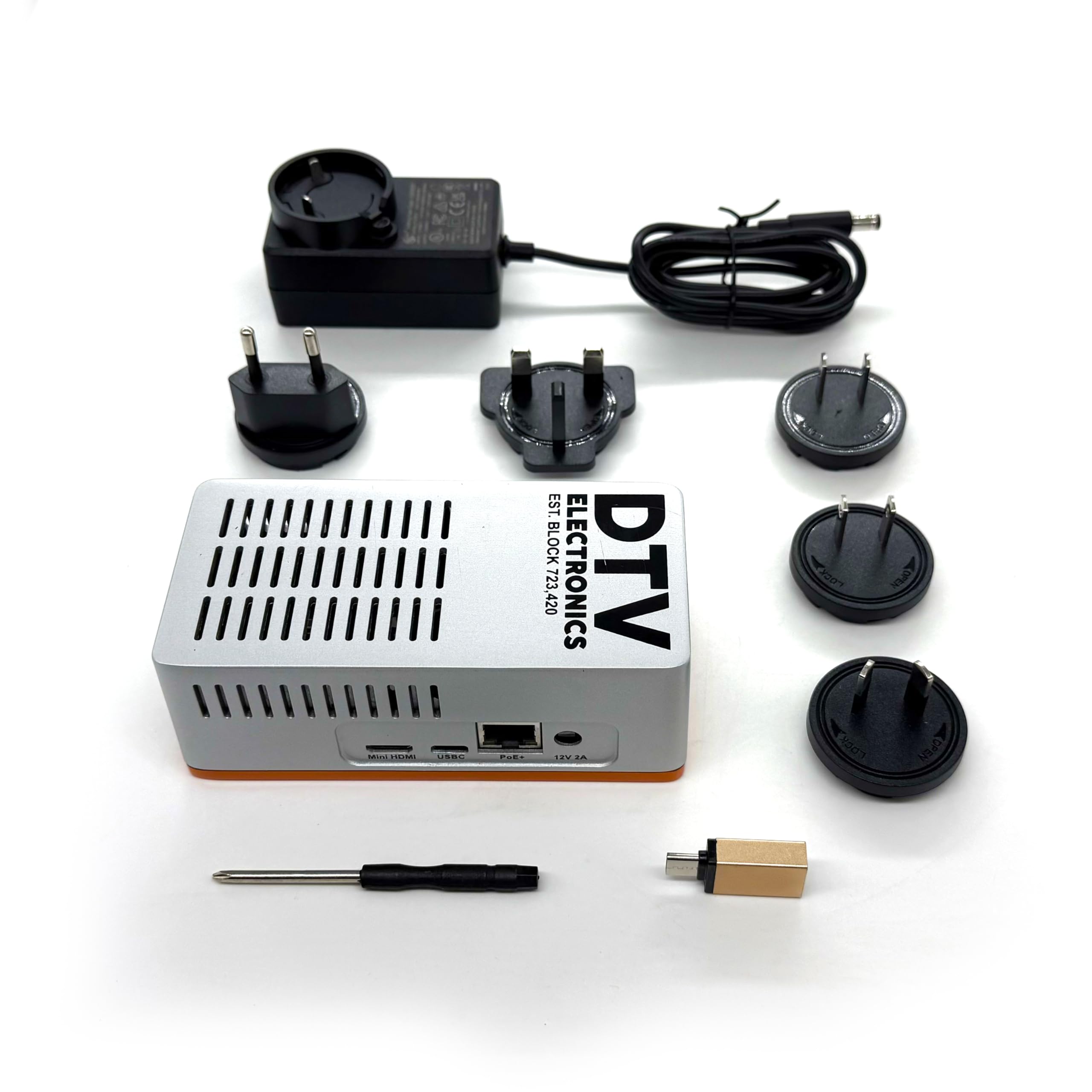 Scheda Carrier e Custodia CmRat per Moduli di Calcolo RPI Raspberry Pi CM4/CM5 e Radxa CM3/CM5 con NVMe, PoE, USB-C, DC12V - Ideale per uso domestico, ufficio, aziendale, universitario e scolastico