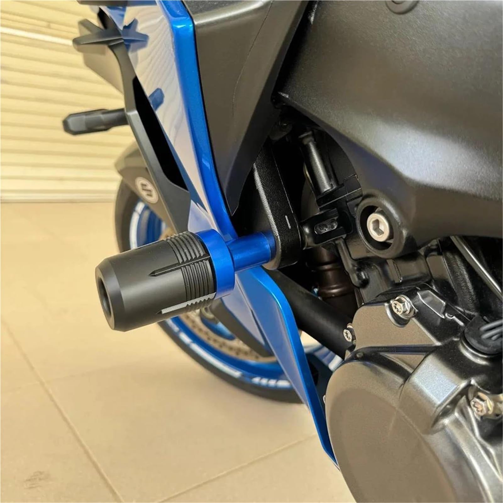 Zabezpieczenie przed upadkiem Suwaki Ramy Motocykla Zabezpieczenie Przed Upadkiem Suwak Wydechu Do SUZUKI GSX-S 750 GSXS 1000 950 GSXS750 GSR 600 400 Uaktualnij akcesoria(Frame Sliders-Gold)