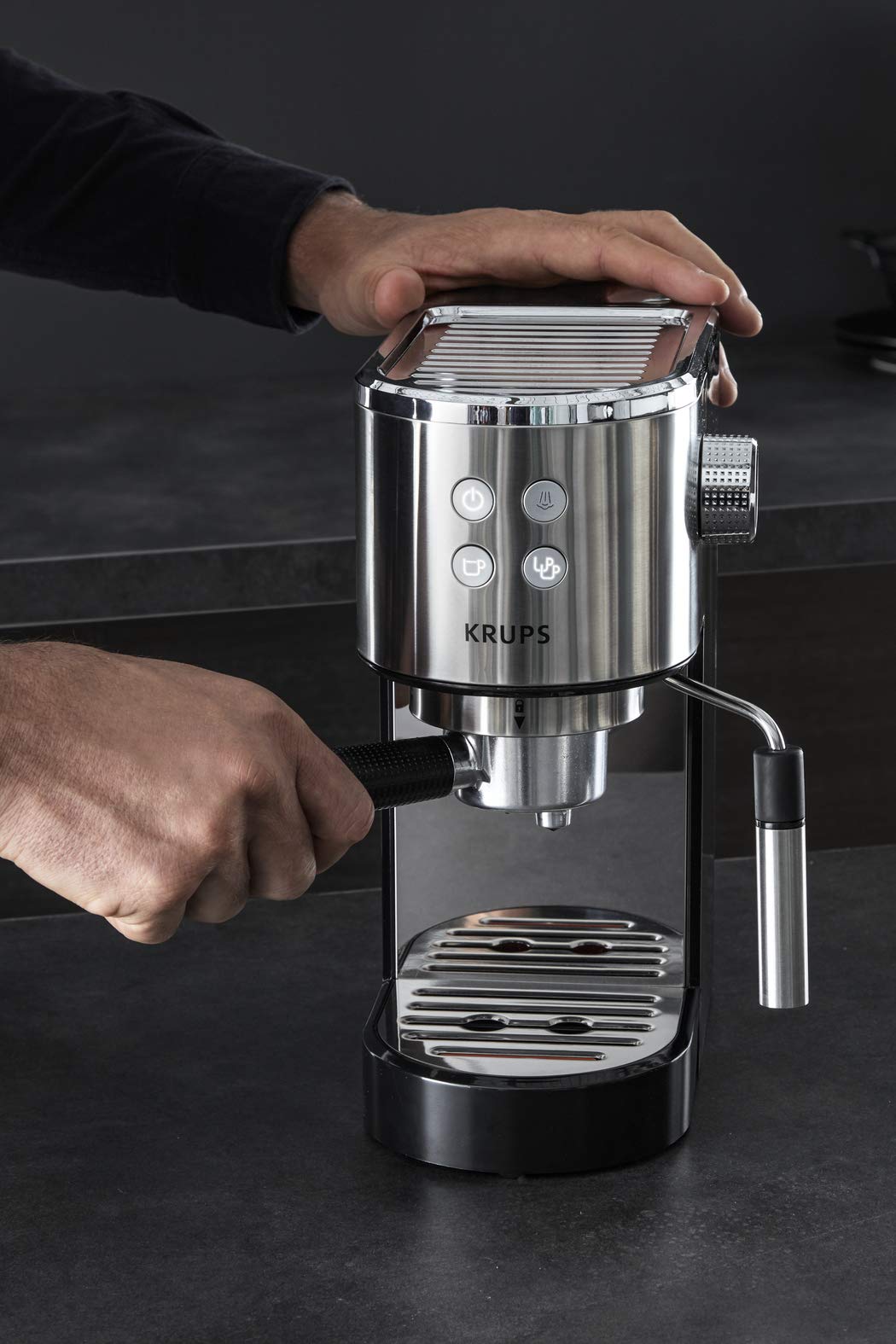 Krups INOX 1L Machine Expresso Virtuoso Automatique, 1 L, 1450 W, Compacte, 2 Tasses, Buse Vapeur pour Cappuccinos et Eau Chaude XP442C11, 1 Liter